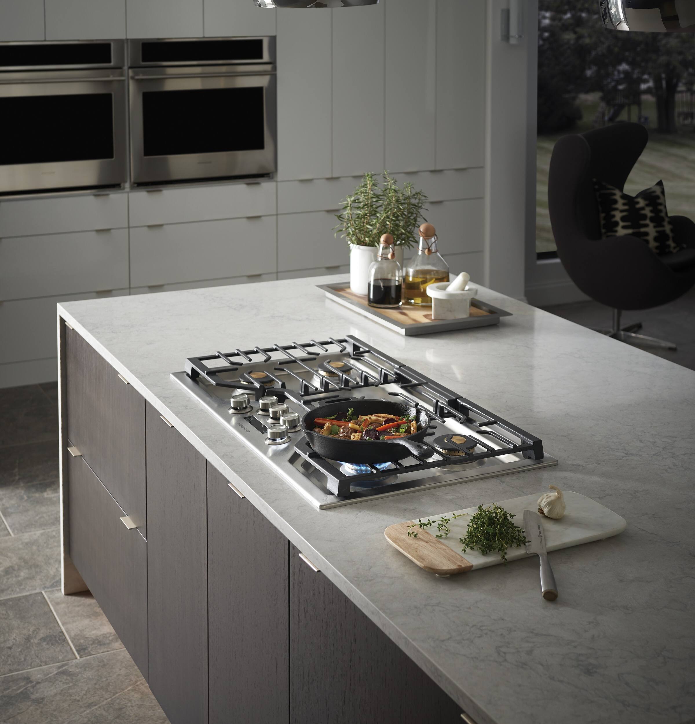 Alt View 33. Monogram - 36" Built-In Gas Cooktop with 5 burners and Sapphire Glass Precision Knobs - Stainless Steel.