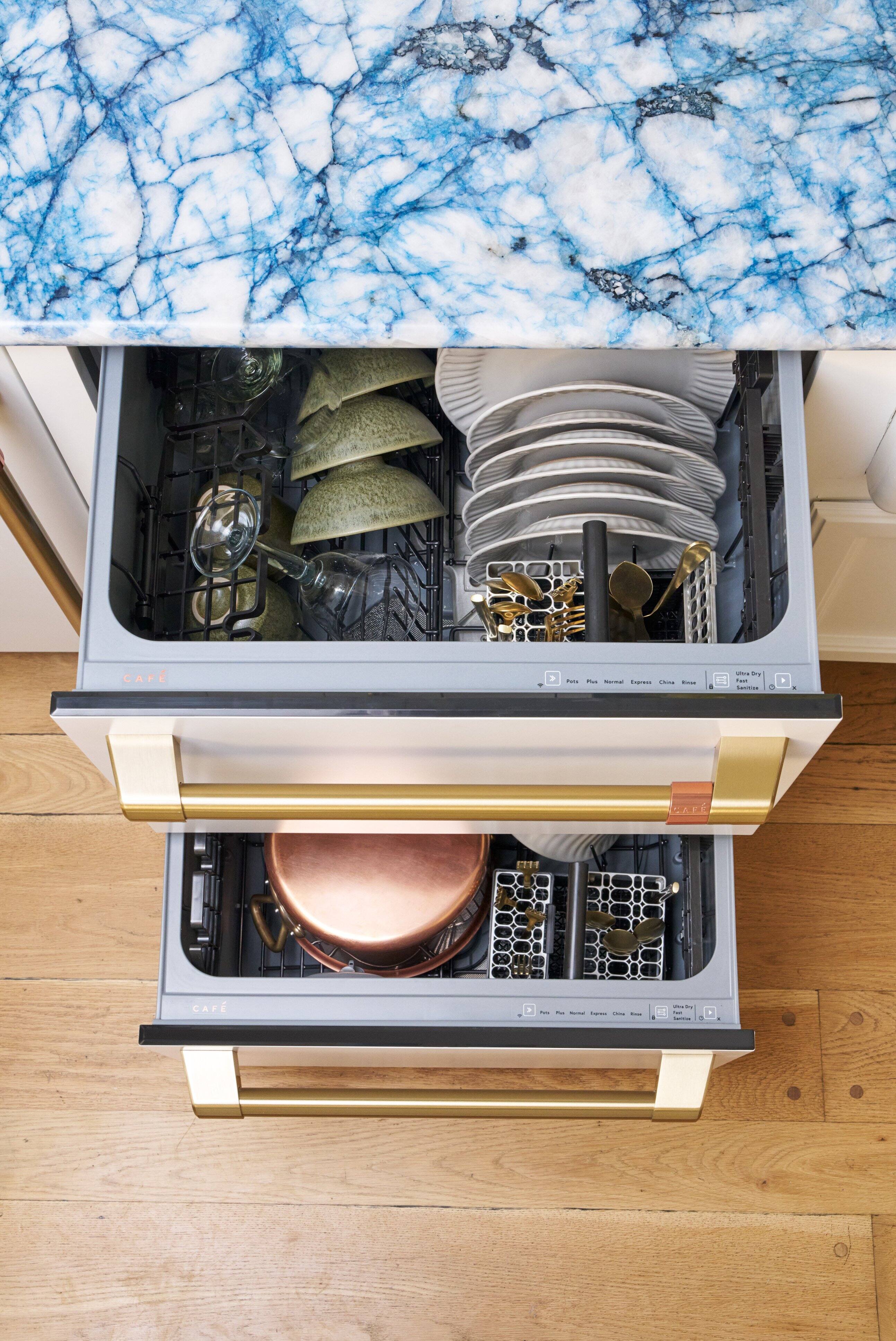 9 CAF  
-oe  
- TEprEN C  
i dery  
FAFE MT CAF