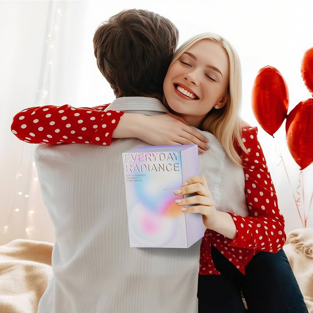 EVERYDAY RADIANCE  
FOR THE MOMENTS YOU WANT TO SHINE FOREVER