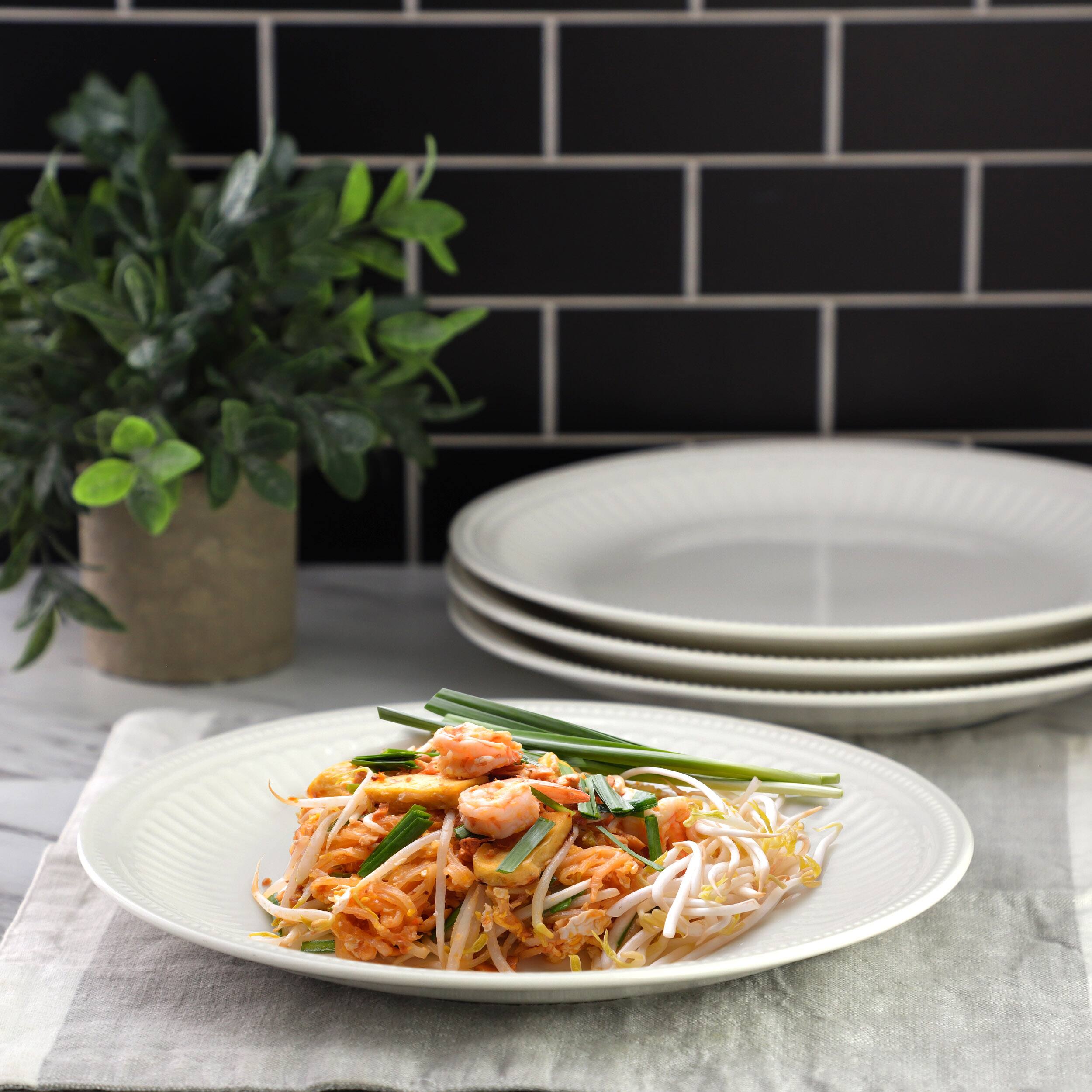 Alt View 2. Elama - Elama Hansel 6 Piece Stoneware Dinner Plate Set in White, Service for 6 - White.