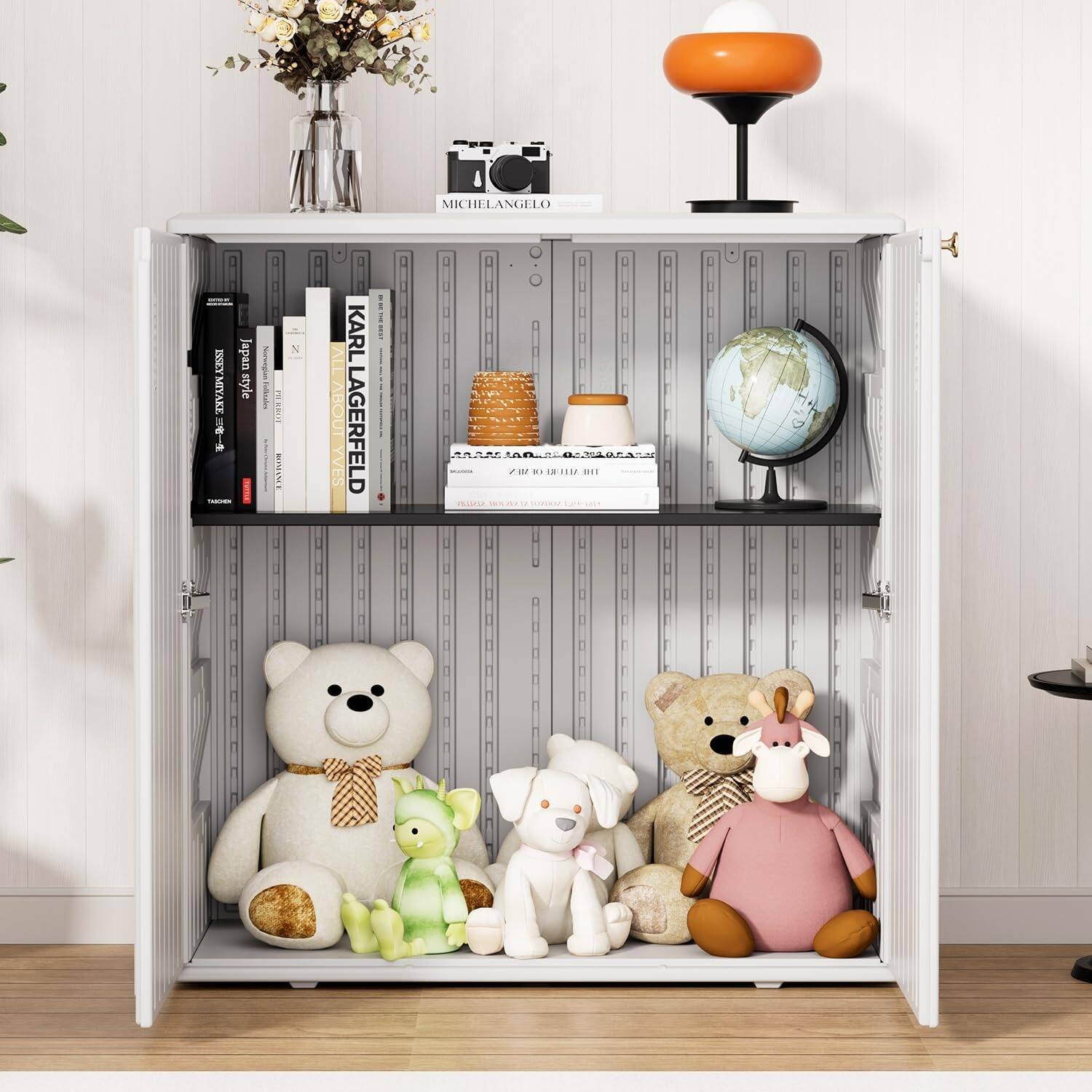 La MICHELANGELO PUY Japan MIYAKO style : - STYLE - bi HI M N LIV KARL ABOU LAGERFELD YVES i I AP O.MARA

- IIM H1 FOCIN iN.Ik.