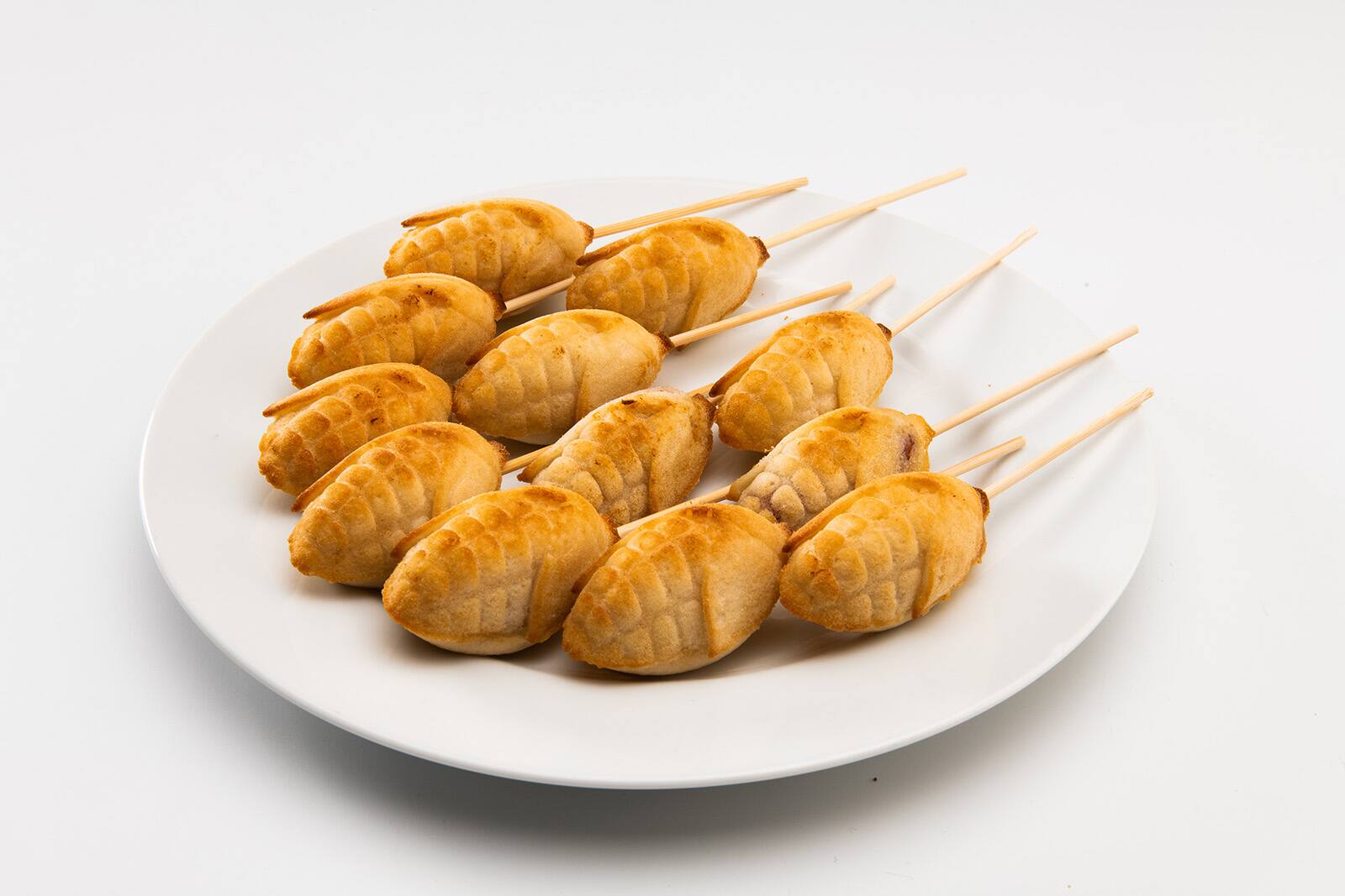 Alt View 5. MOBI - 12 Pigs in a Blanket Silicone Snack Mold, Mini Corn Dogs - Yellow.