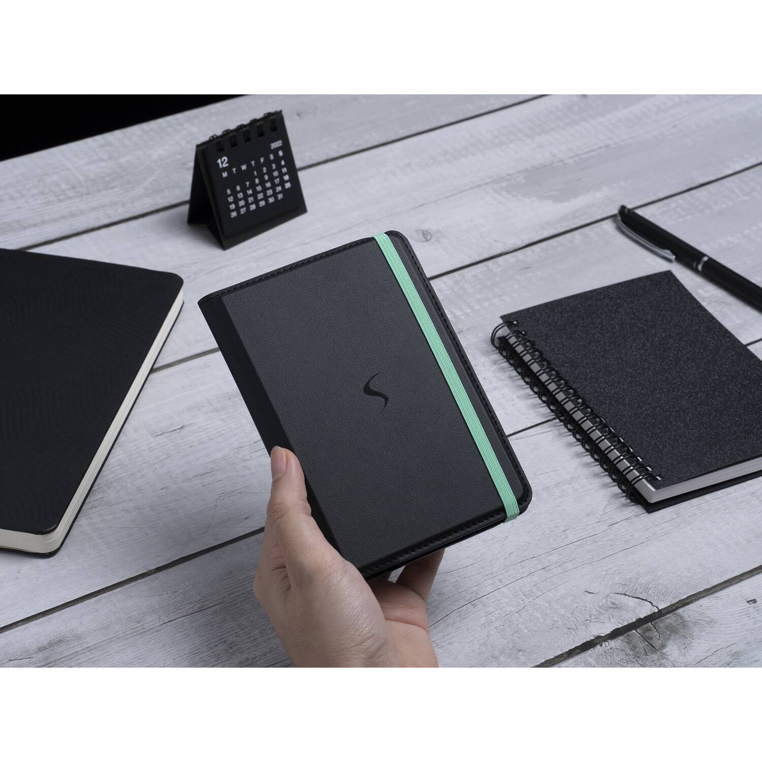 Alt View 1. Scapade - AirPass Passport Wallet with Apple Find My Tracker - Black.