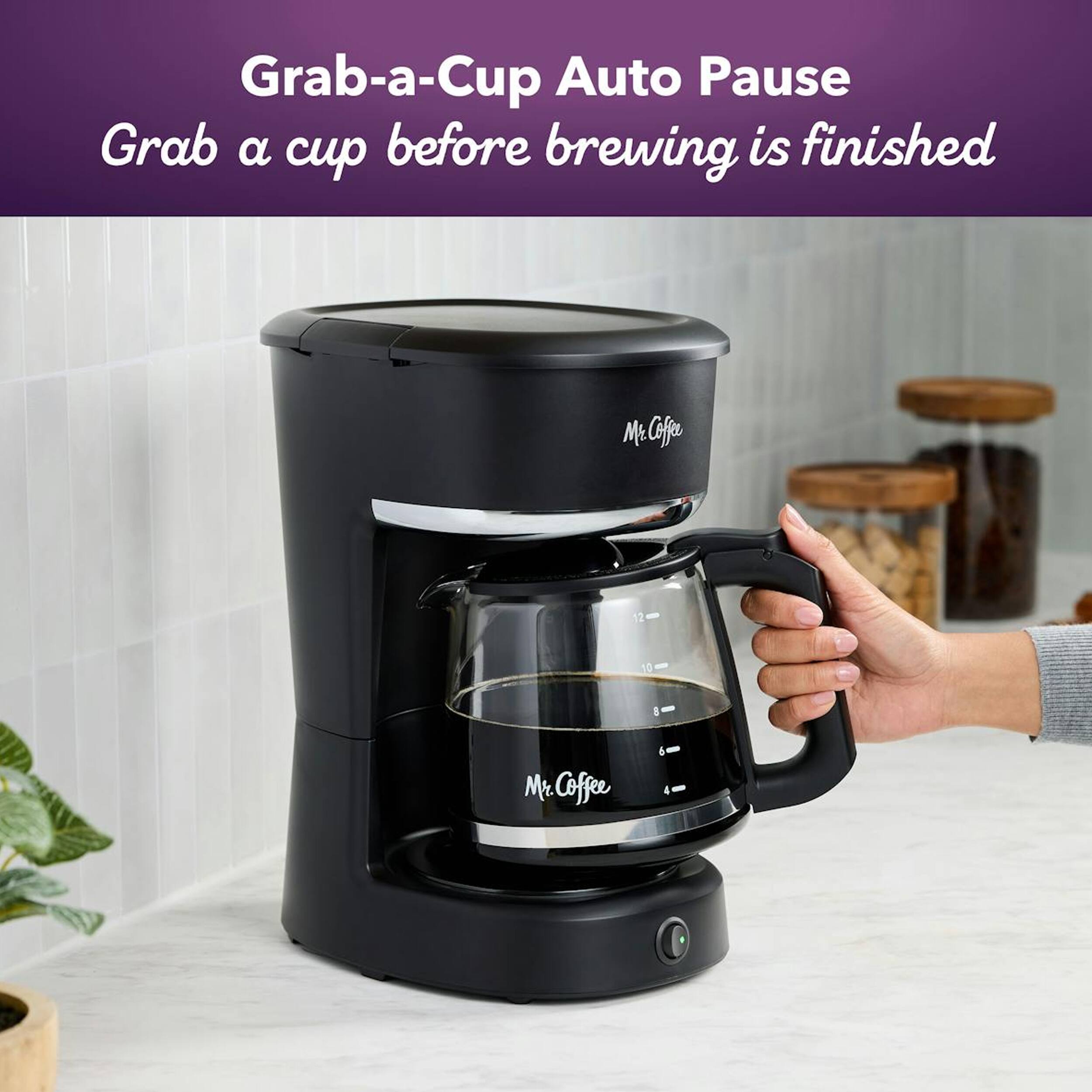 Grab-a-Cup Auto Pause  
Grab a cup before brewing is finished