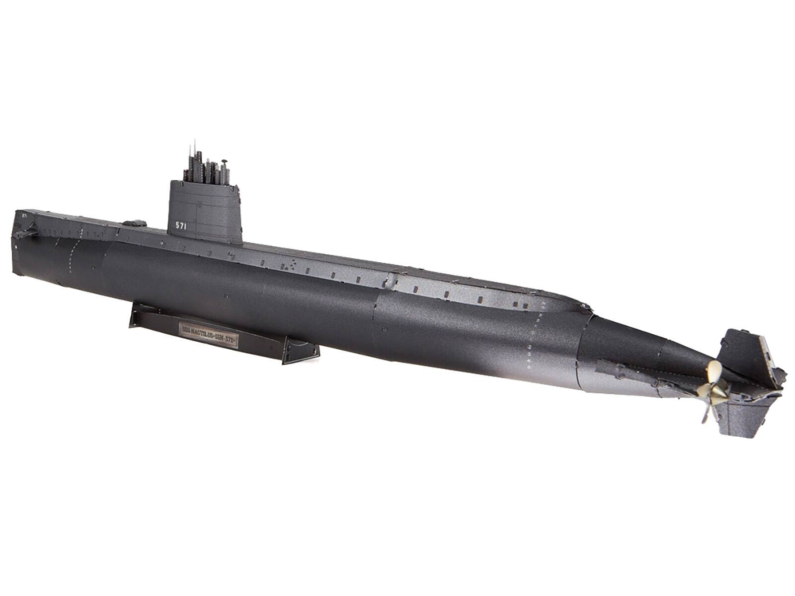571  
USS NAUTILUS-SSN-571