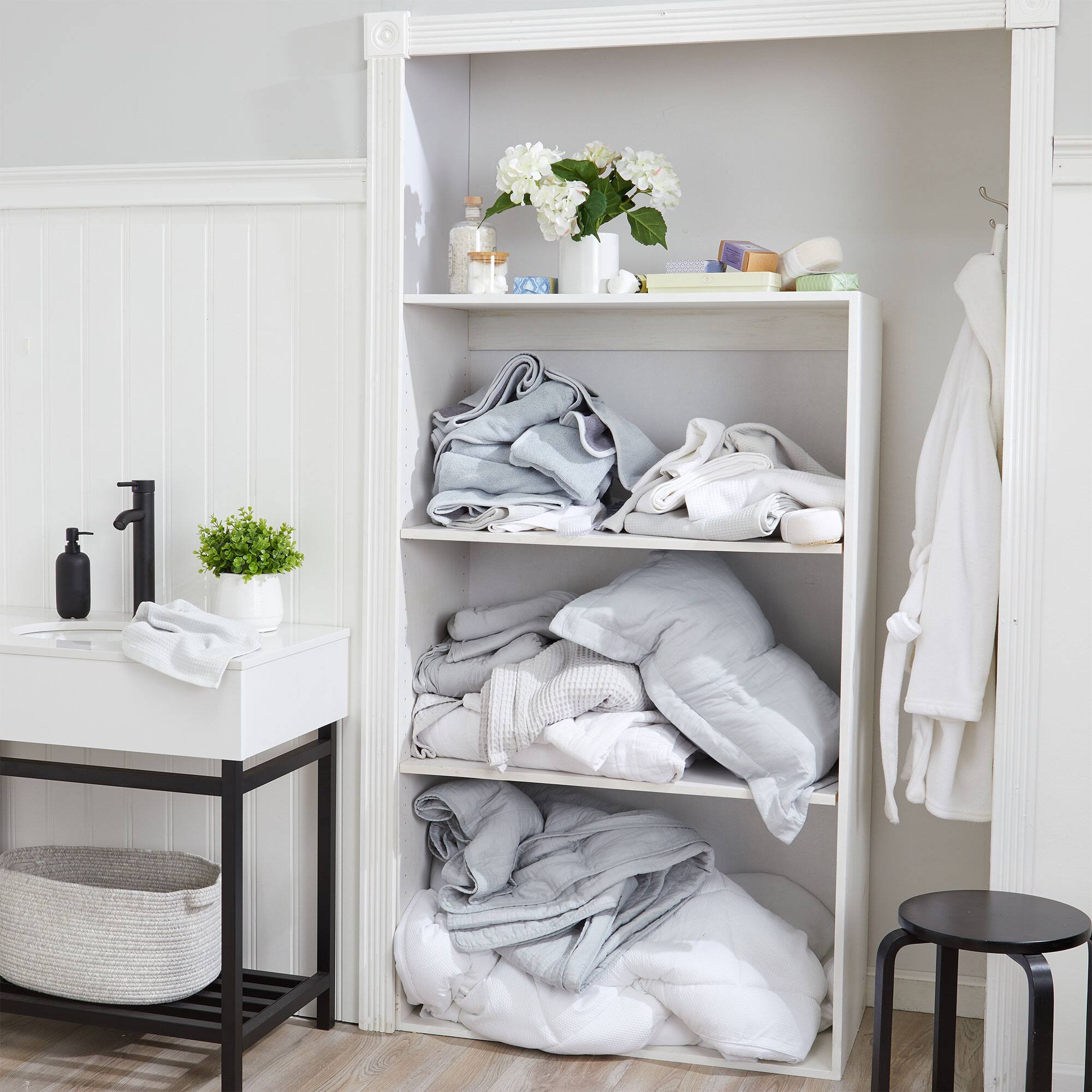 Alt View 8. RubberMaid - Rubbermaid 4 Pack 74 Quart Storage Containers with Lids, Garage and Home, Clear - Clear.