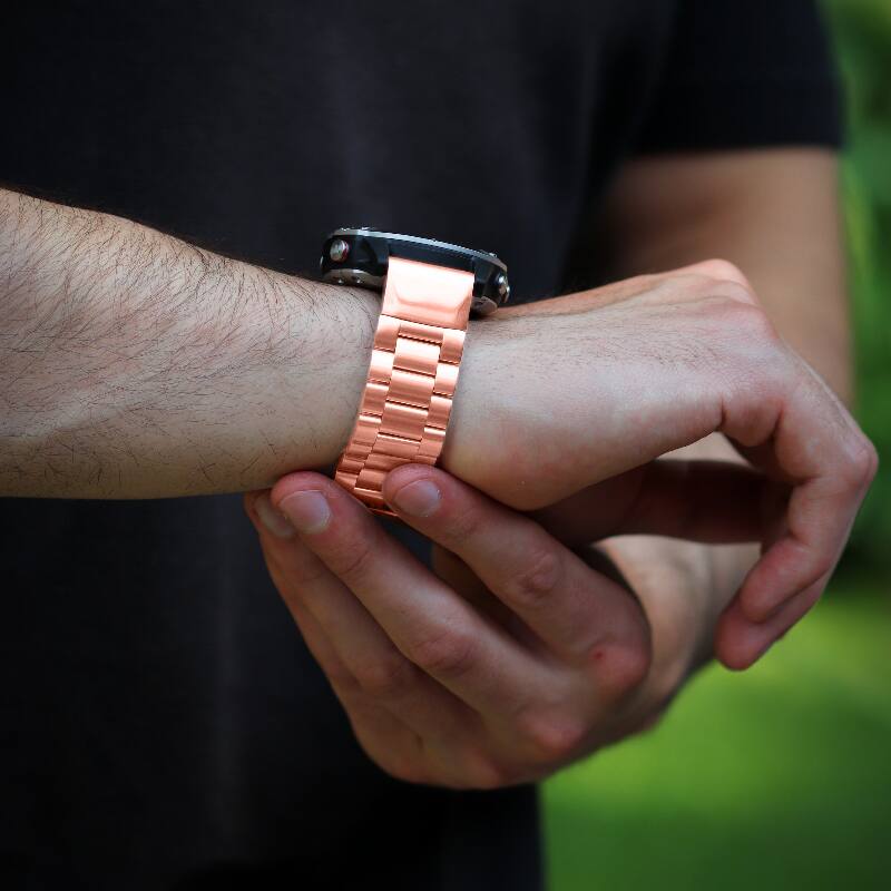 Left. StrapsCo - Link Bracelet QuickFit 22 Stainless Steel Metal Watch Band Strap For Garmin Quatix 8 – 47mm - Rose Gold.