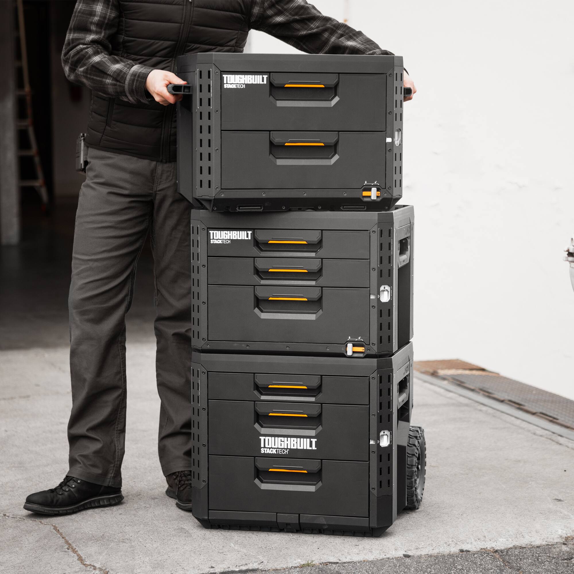 TOUGHBUILT  
TOUGHBUILT  
TOUGHBUILT  
STACKTECH