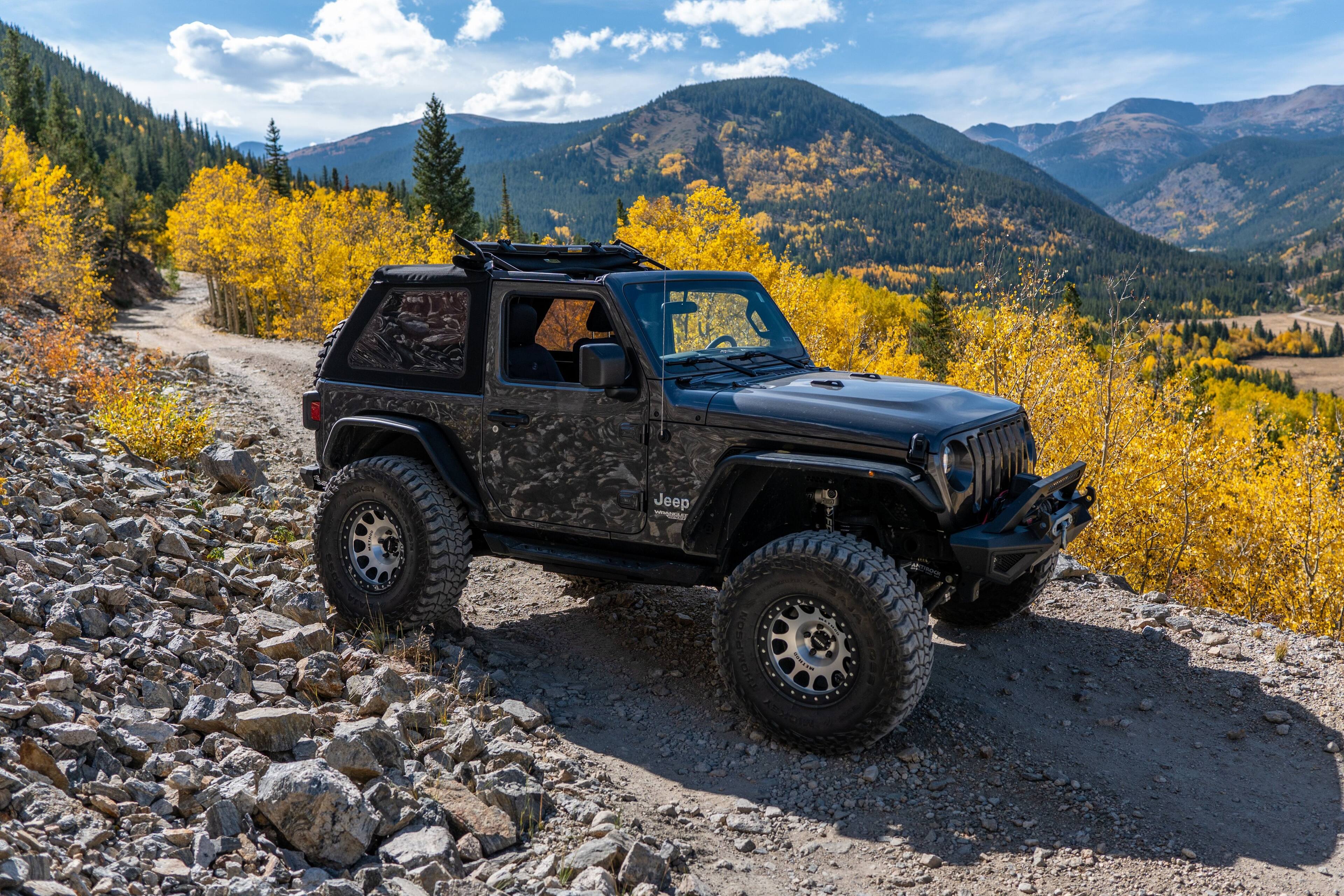 SP SuCuay O I SaDe : Jeep r FHOMPSON STAP I