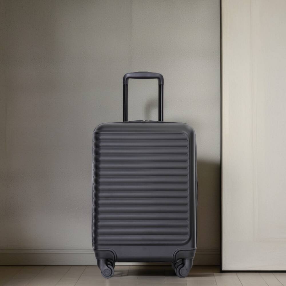 Angle. BreeBe - Lightweight 20' Carry On Luggage Suitcase with Spinner Wheels - Black.