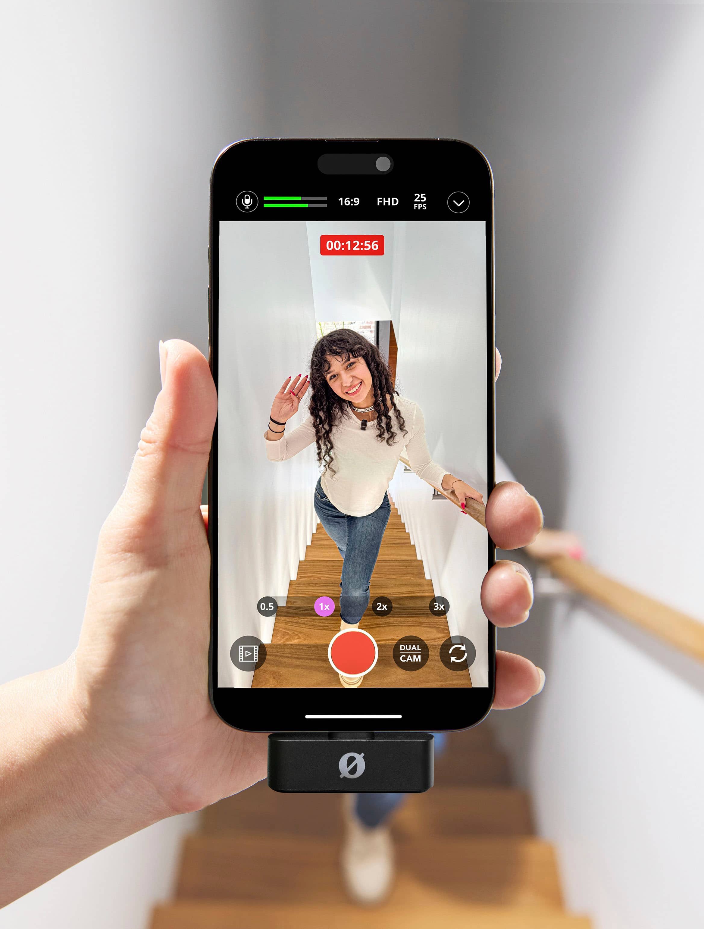 16:9 FHD 25 FPS 00:12:56 0.5 1x 2x 3x VIDEO DUAL CAM C.
