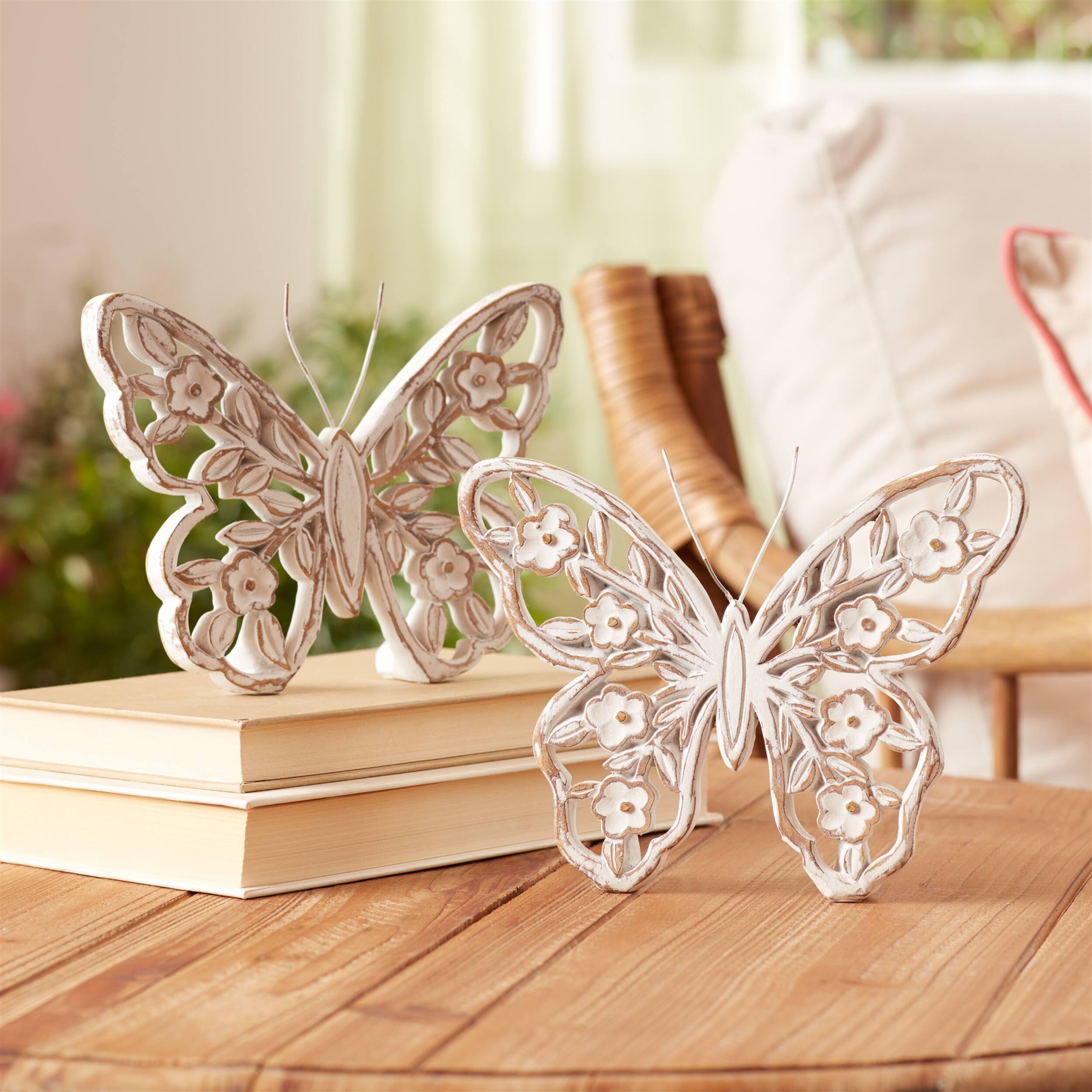Angle. BreeBe - White Washed Floral Butterfly Decor (Set of 2) - White, Beige.
