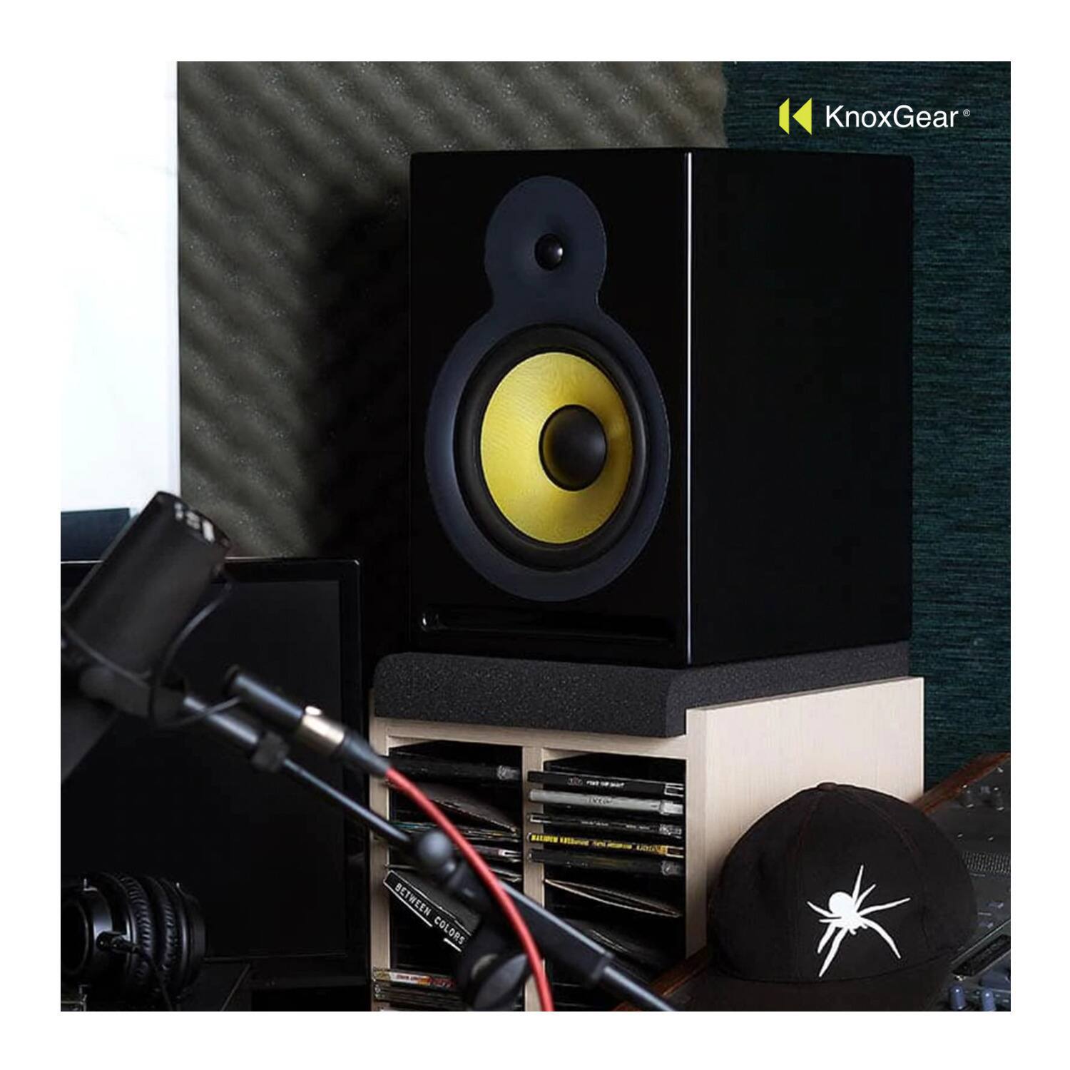 KnoxGear  
BETWEEN COLORS