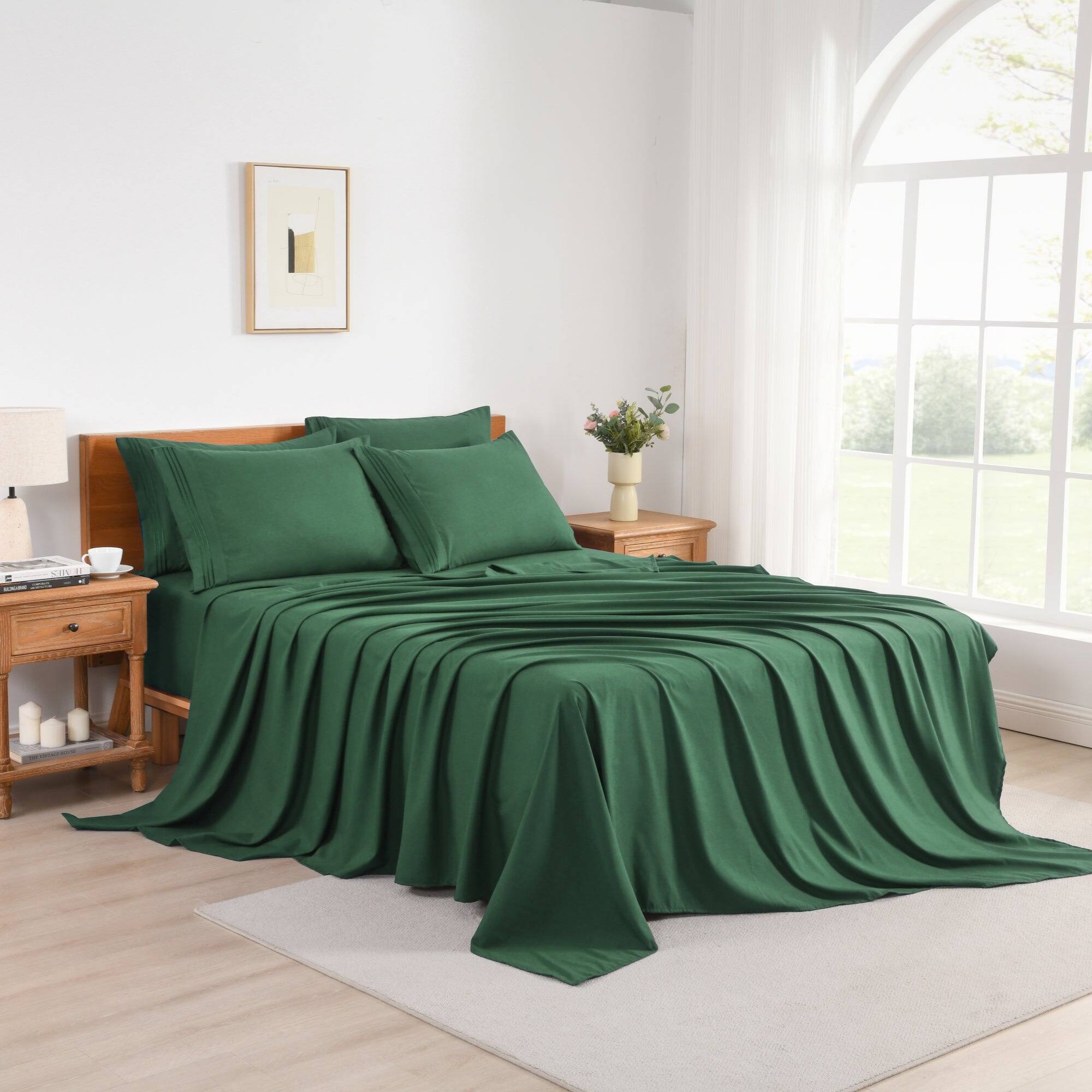 Left. MarCielo - Marcielo 4/6 Pcs Soft Solid & Embroidery Bed Sheets Set - Dark Green.