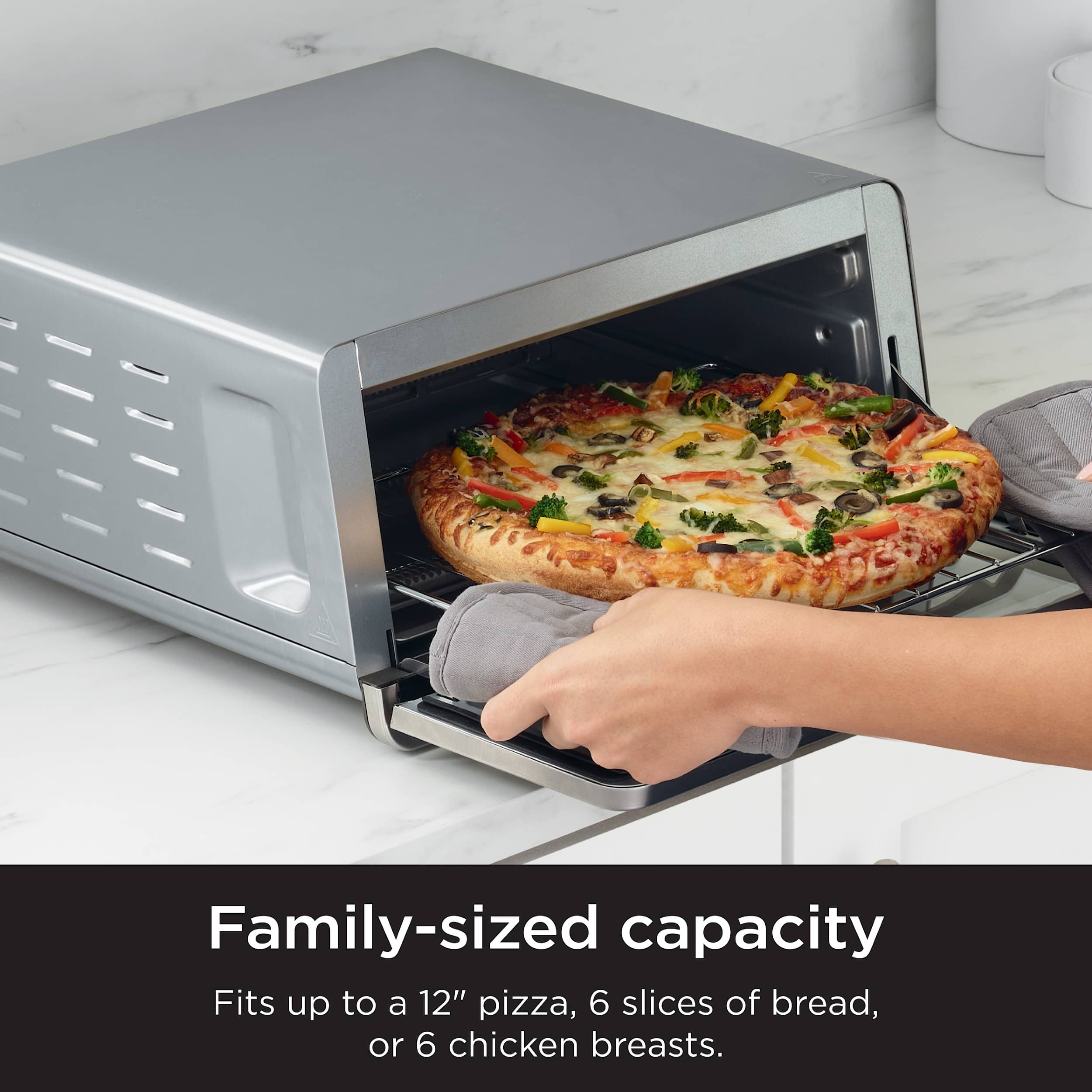 Family-sized capacity Fits up to a 12" pizza, 6 slices of bread, or 6 chicken breasts.