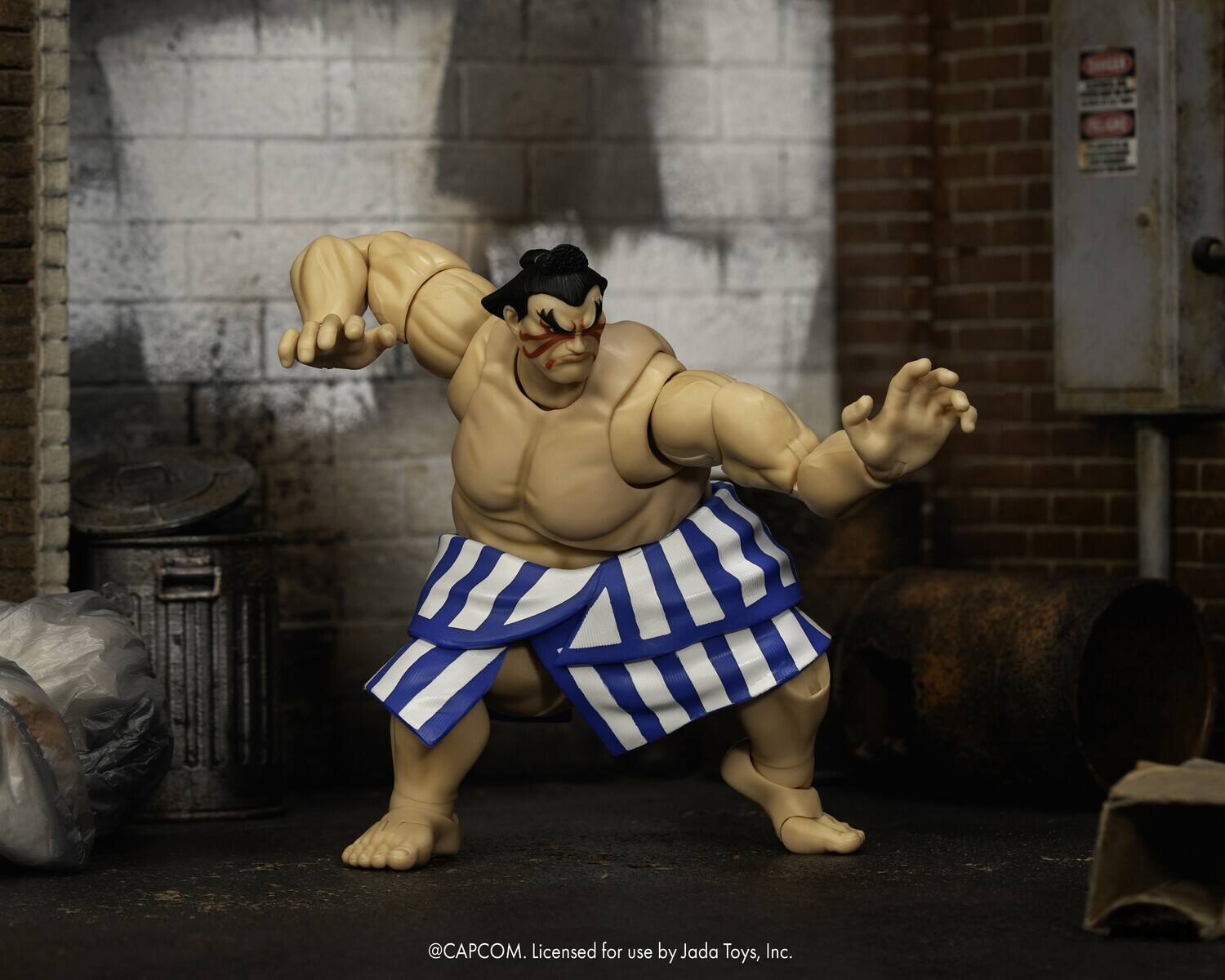 @CAPCOM. Licensed for use by Jada Toys, Inc.