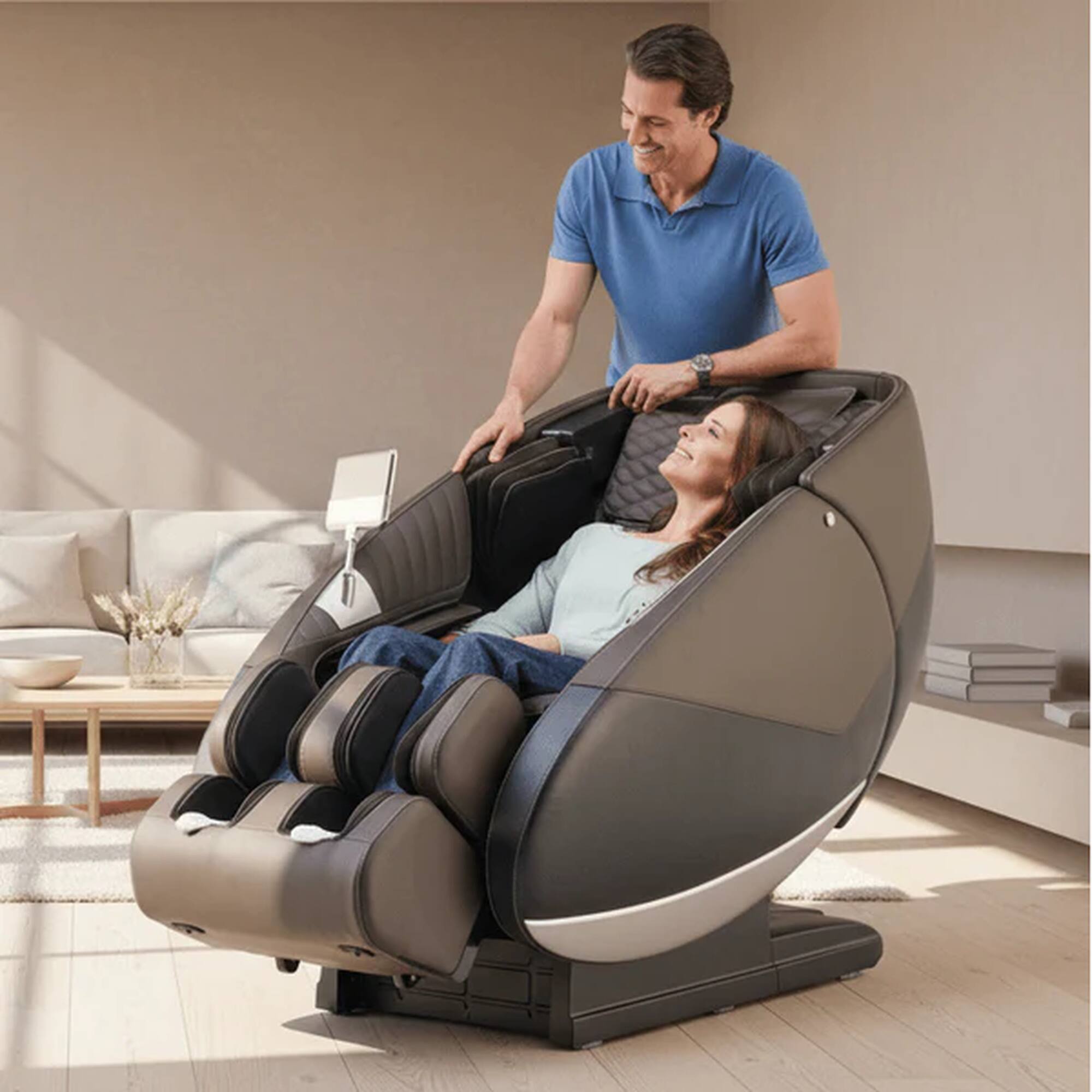Left. Human Touch - Super Novo 3.0 Massage Chair - Espresso - Espresso.