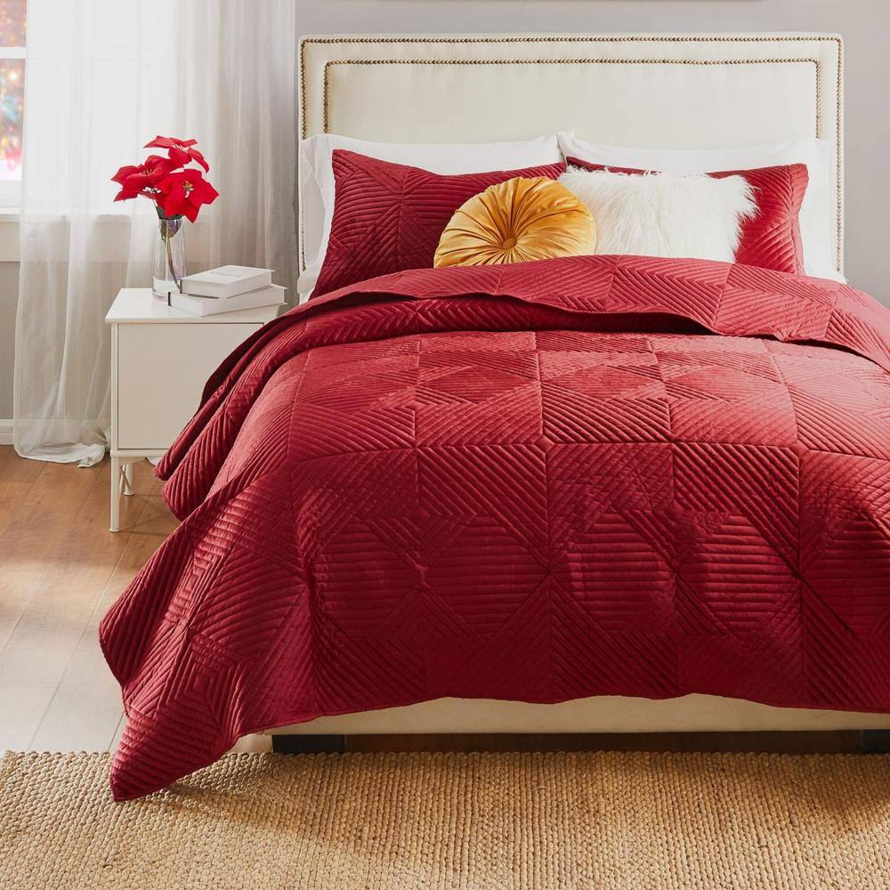 Alt View 1. Greenland Home Fashions - Greenland Home Fashion Riviera Velvet Quilt Set 2 Pieces Quilt Set Including Pillow Sham Twin/XL Red - Red.