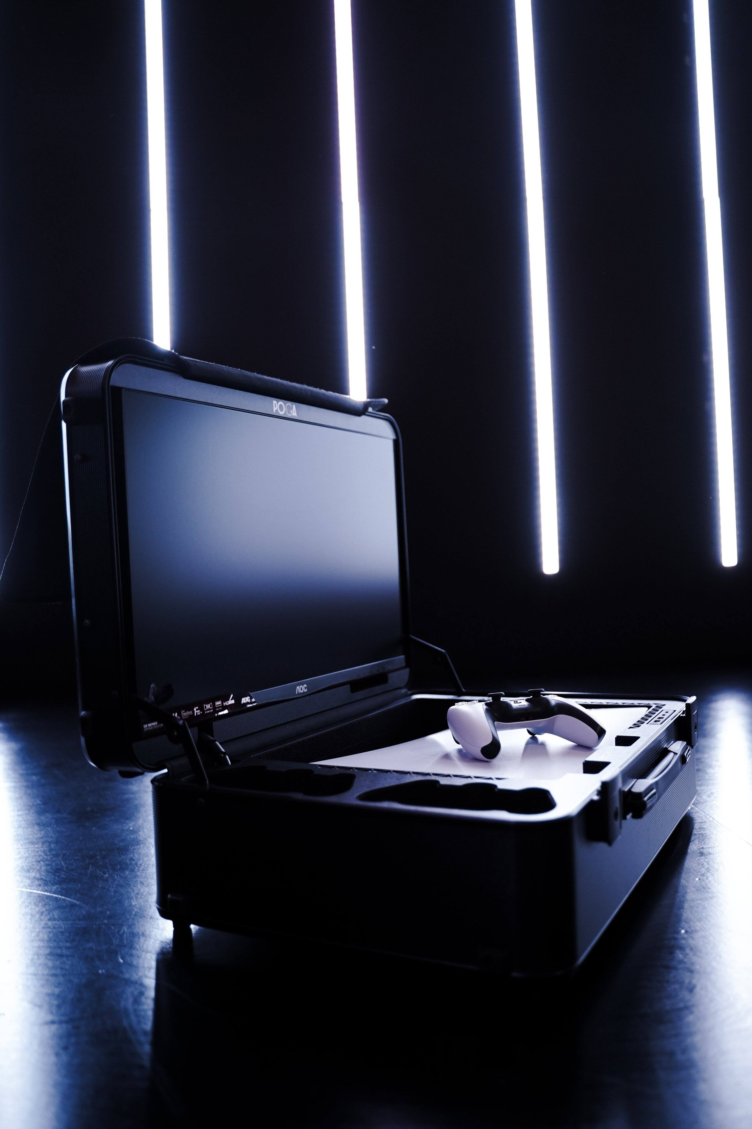 Alt View 16. POGA - LUX PlayStation 5 Premium Portable Console Travel Case w/ Trolley and 24" AOC Gaming Monitor - Black.