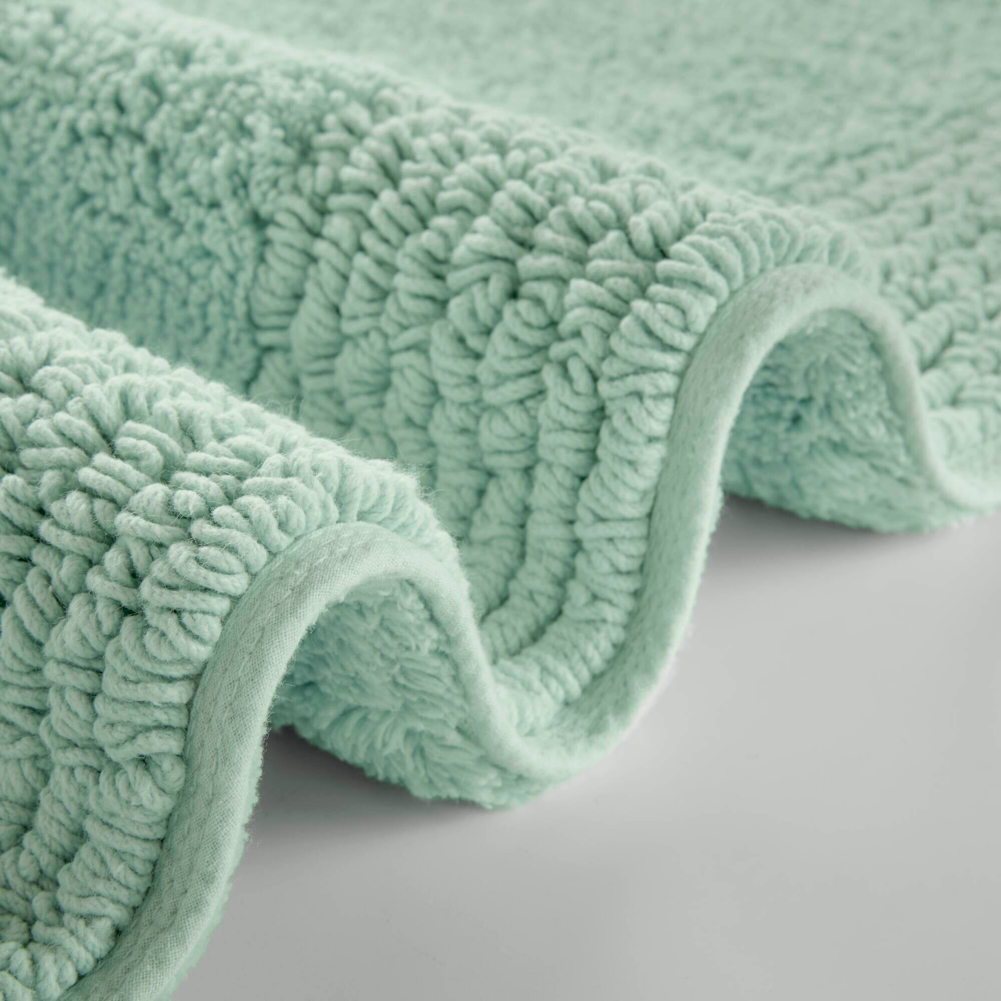 Angle. APRILSOUL - 1 PCS 17x24 100 Cotton Tufted 3000 GSM Reversible Bath Rug Green - Green.