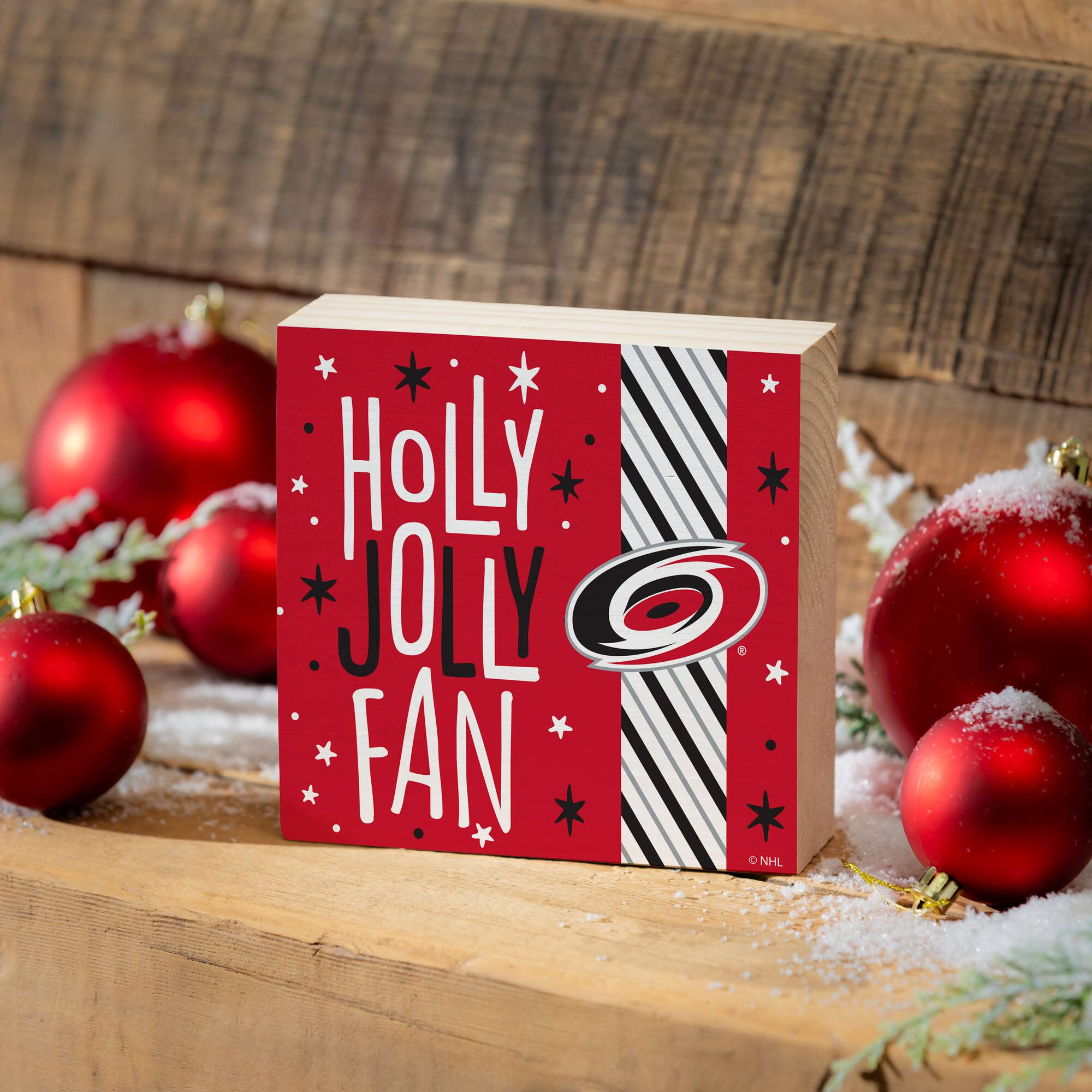 HOLLY JOLLY FAN  
© NHL