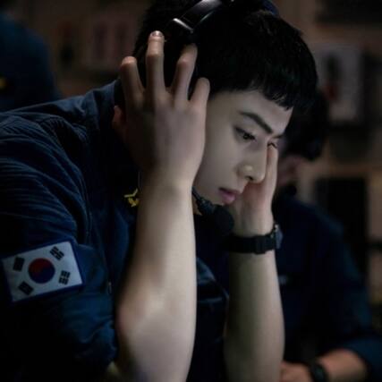 Front. Chan Eun-Woo - 2024 Decibel (Original Soundtrack) - incl. 24pg Lyrics Paper + Poster - COMPACT DISCS.