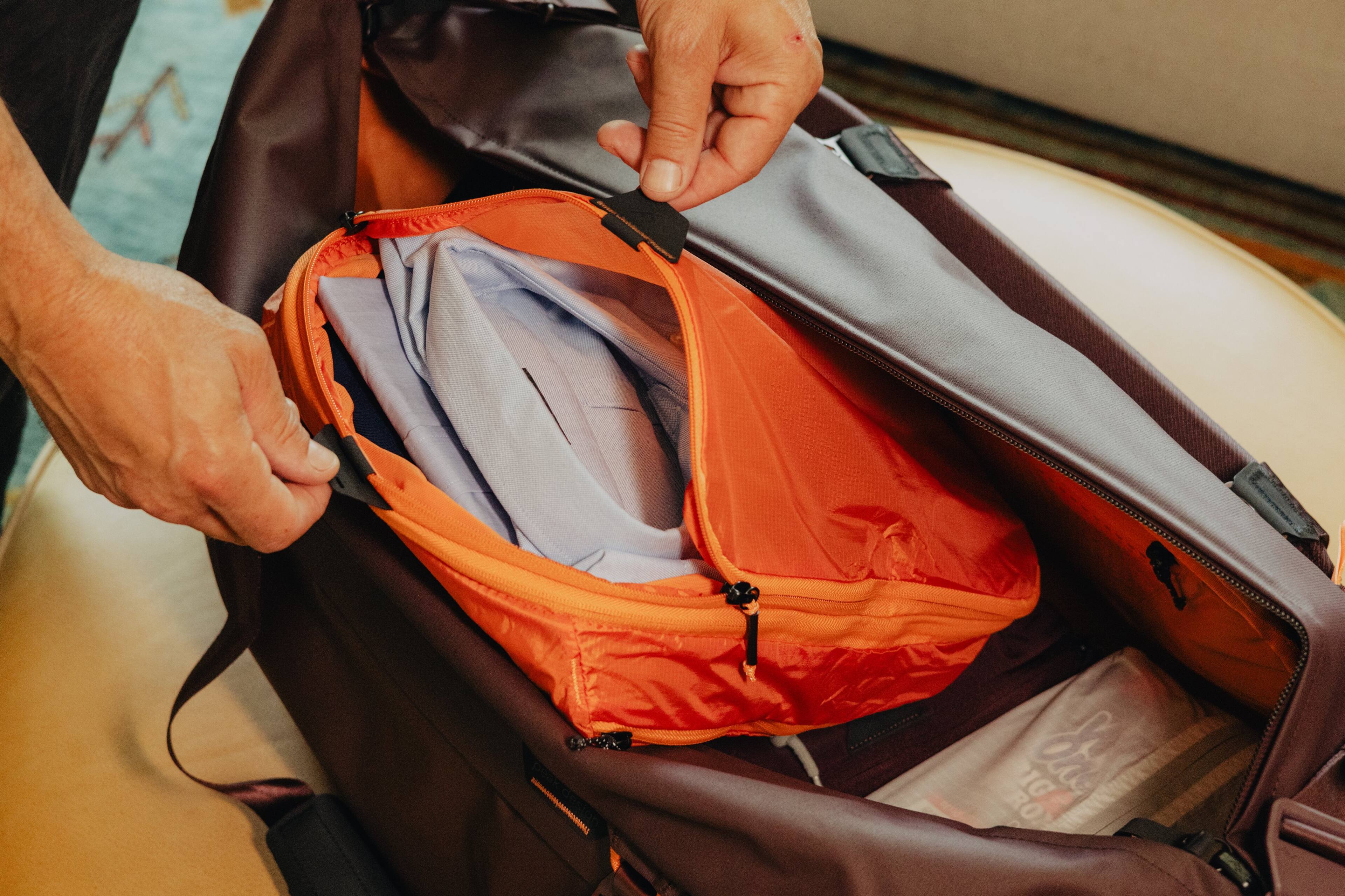 Left. Peak Design - Packing Cube Medium - Ibis.