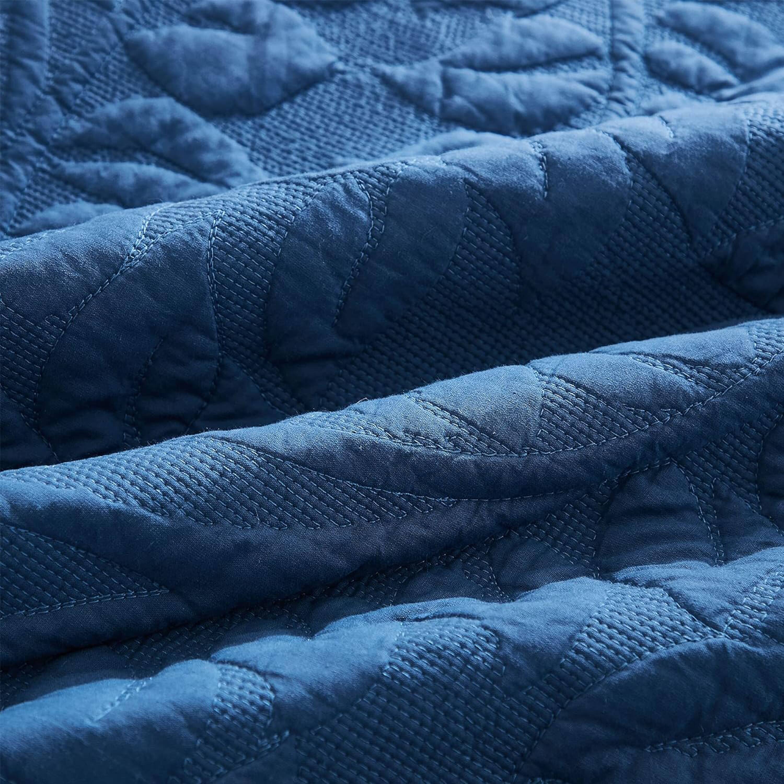 Angle. MarCielo - Marcielo 2/3 Piece 100% Cotton Oversized Bedspread Lightweight Quilt Set - Cosmic Navy.