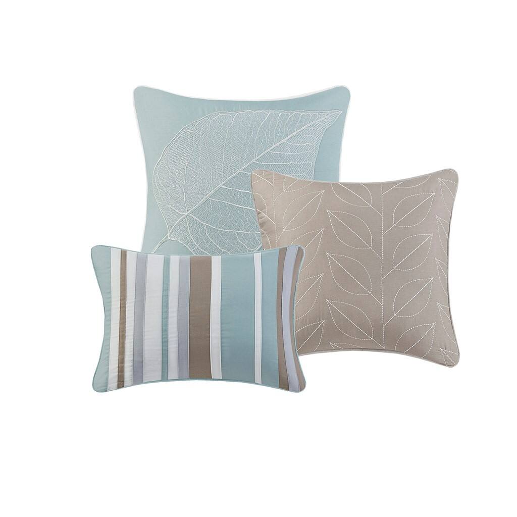 Alt View 4. Gracie Mills - Gracie Mills Forest 6-Piece Embroidered Quilt Set with Throw Pillows - Blue.