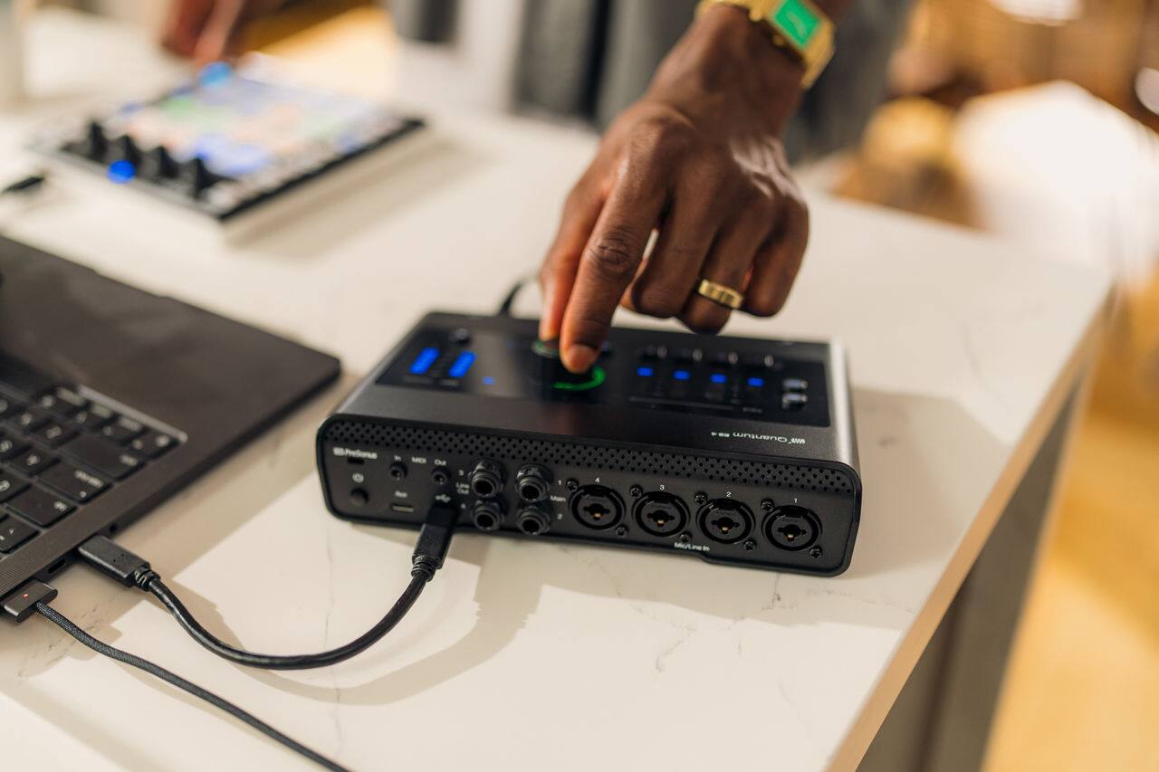 Alt View 15. PreSonus - Quantum ES 4: 4x4, 24-bit/192 kHz USB-C Audio Interface - Black.