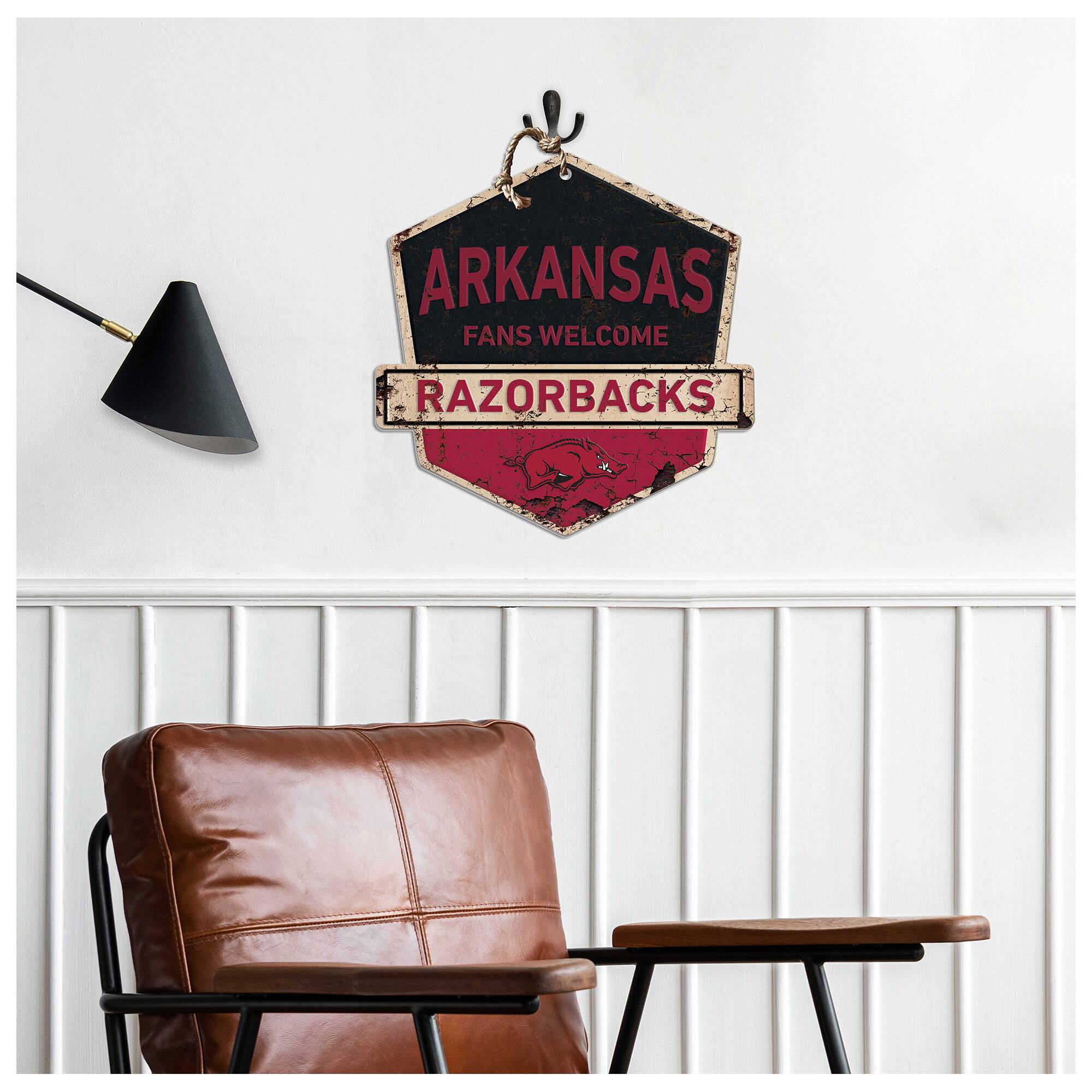 ARKANSAS FANS WELCOME RAZORBACKS