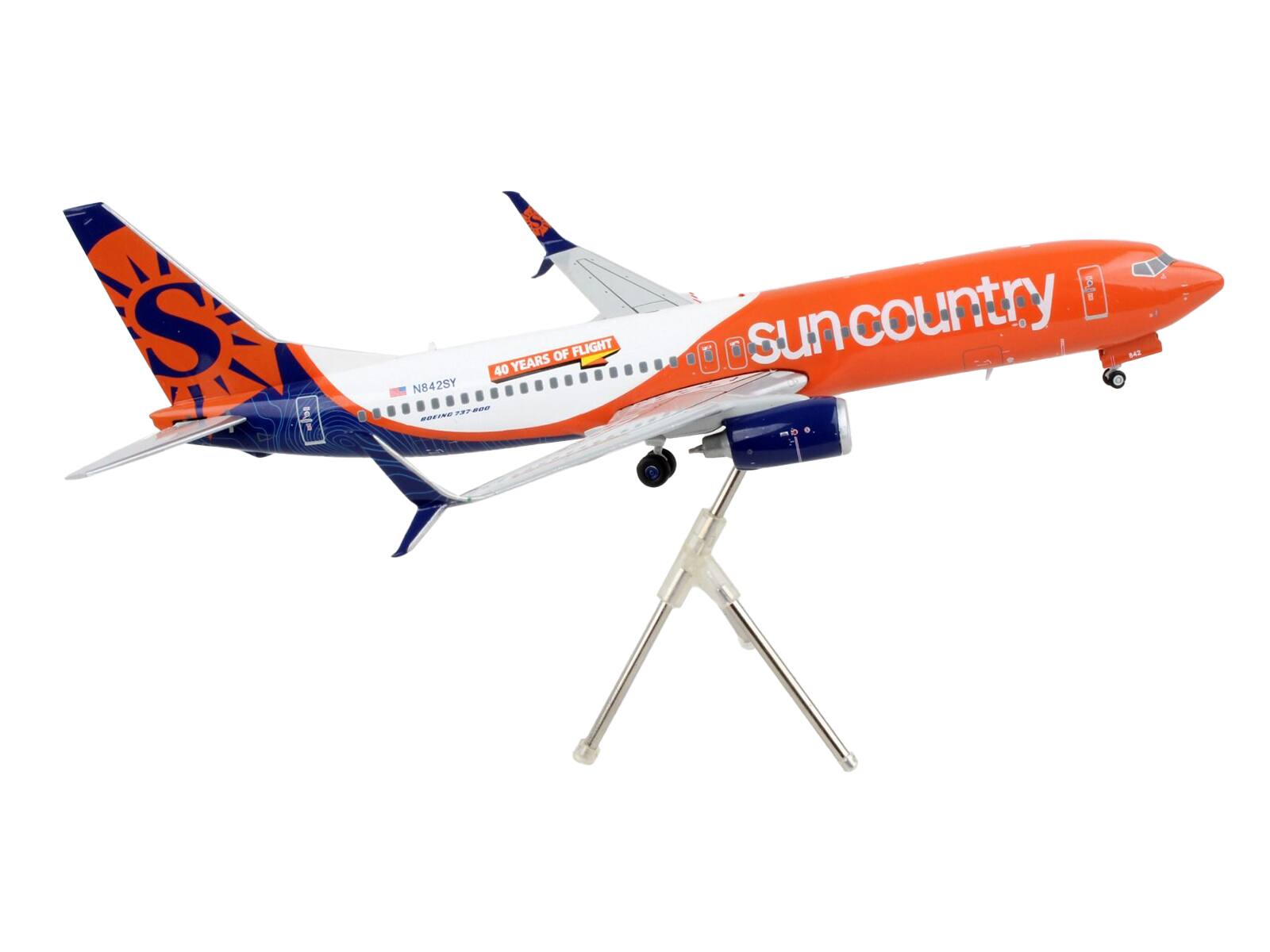 S  
sun country  
40 YEARS OF FLIGHT  
N842SY  
BOEING 737-800