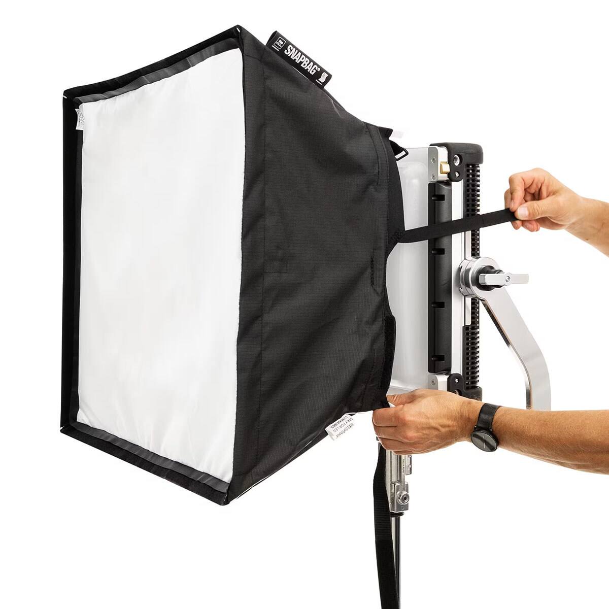 Ell SNAPBAG  
LUGIRES