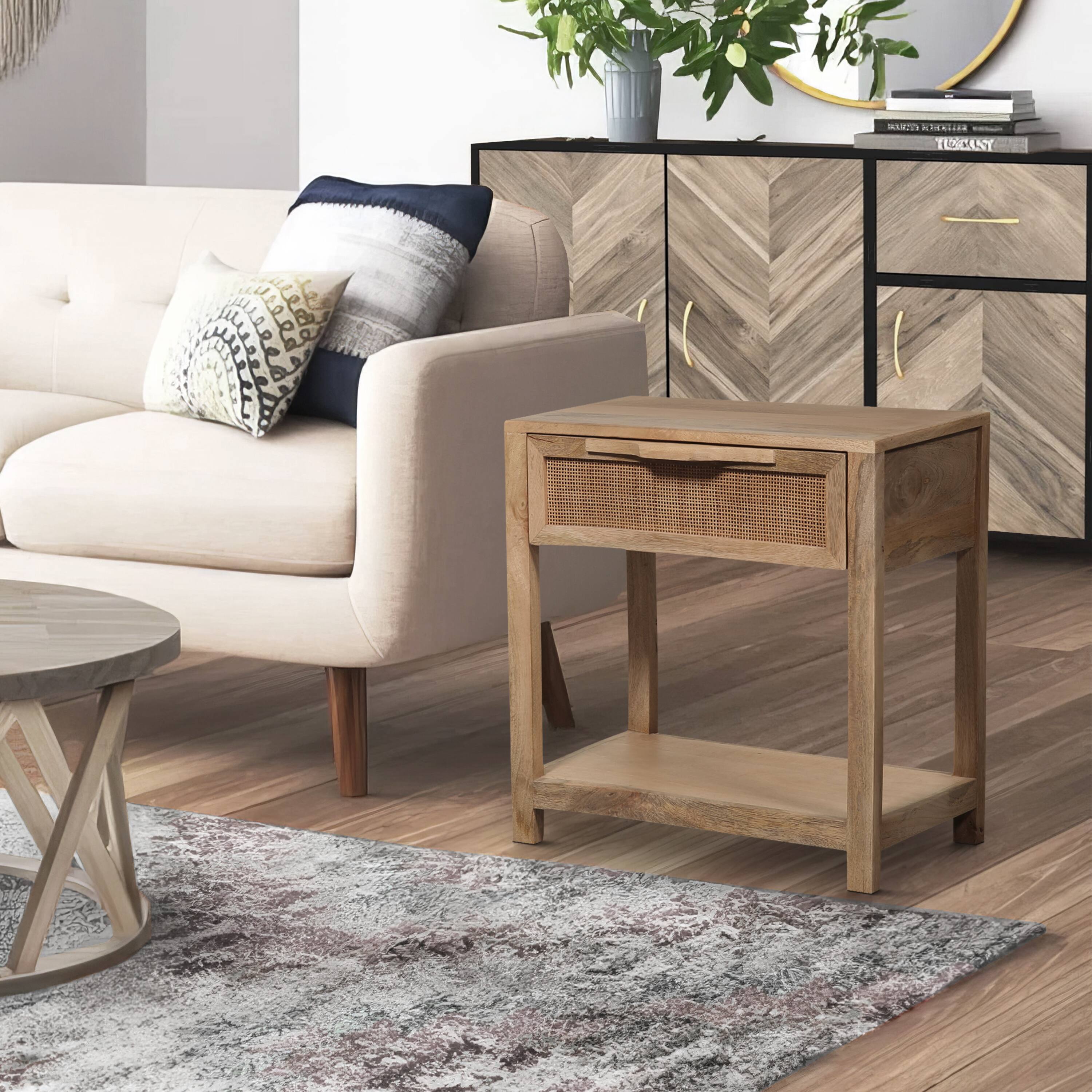 V MARIVS KhERLcER TUSCANT weee pro vteee