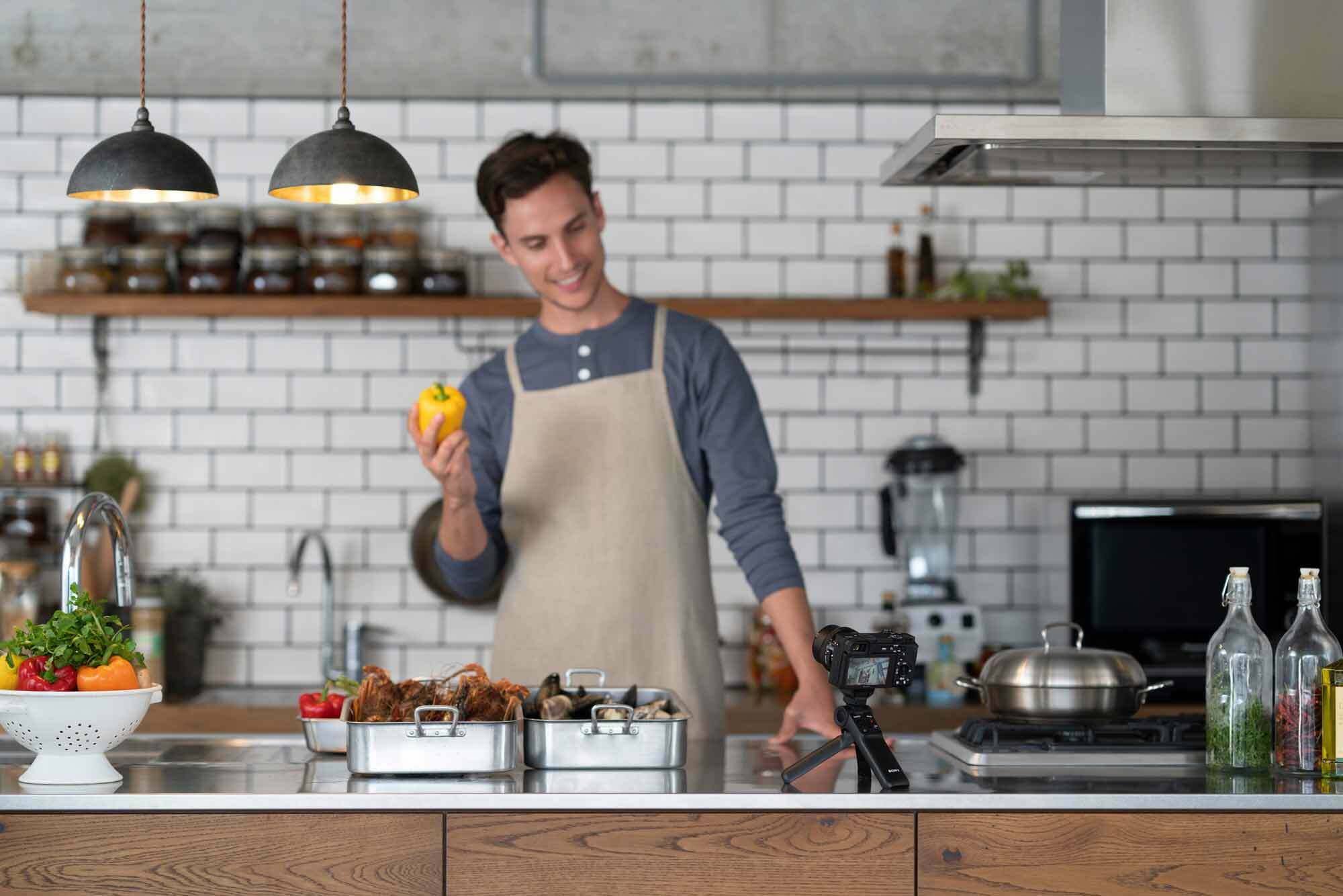 Back. Sony - Sony Alpha ZV-E10 APS-C Mirrorless Vlog Camera with 16-50mm Lens (Black) Bundle - Black.