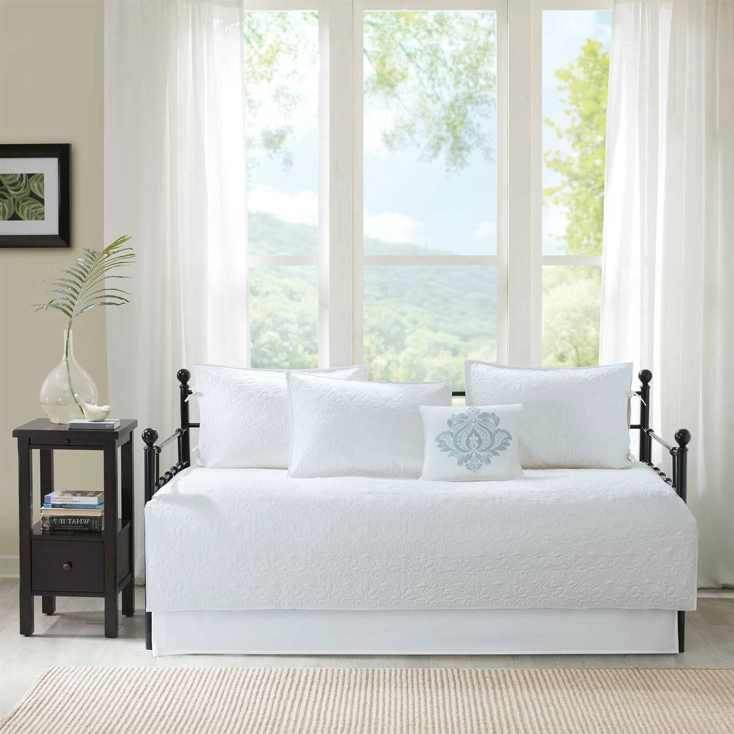 Angle. Hivvago - 6-Piece Farmhouse Country Cottage Quilted White Reversible Daybed Cover Set - White.