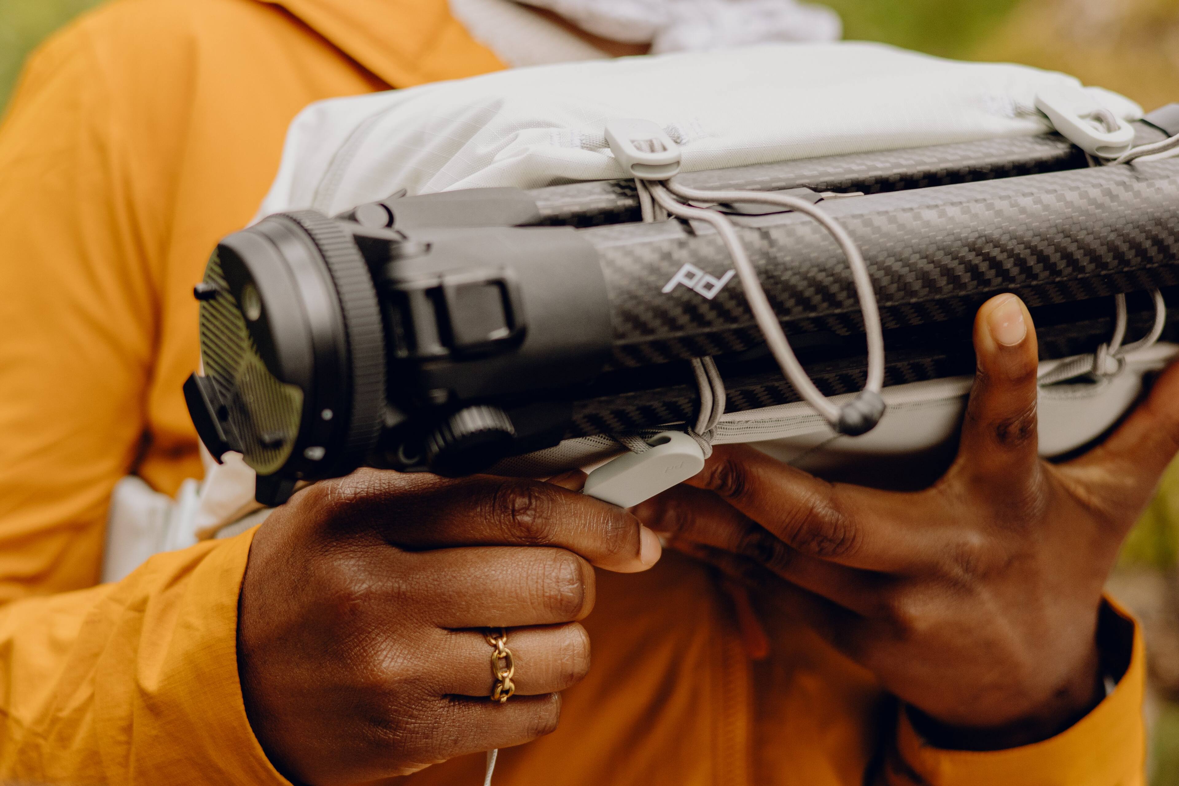 Alt View 16. Peak Design - Outdoor Sling 7L - Black.