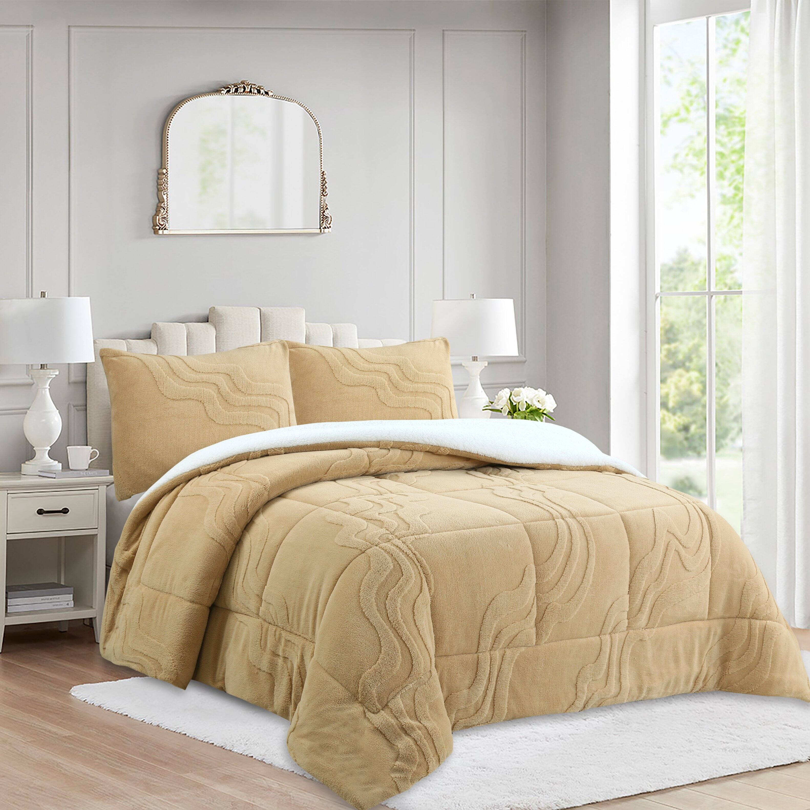 Left. MarCielo - Marcielo 3 PCS Wave Jacquard Soft Plush Comforter Set - Beige.