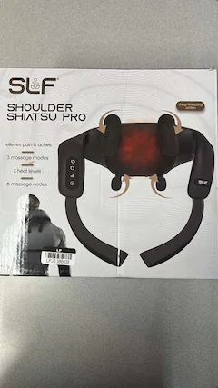 SLF SHOULDER SHIATSU PRO deep kneading action relieves pain & aches 3 massage modes 2 heat levels 6 massage nodes SUF LP LPJS 386038