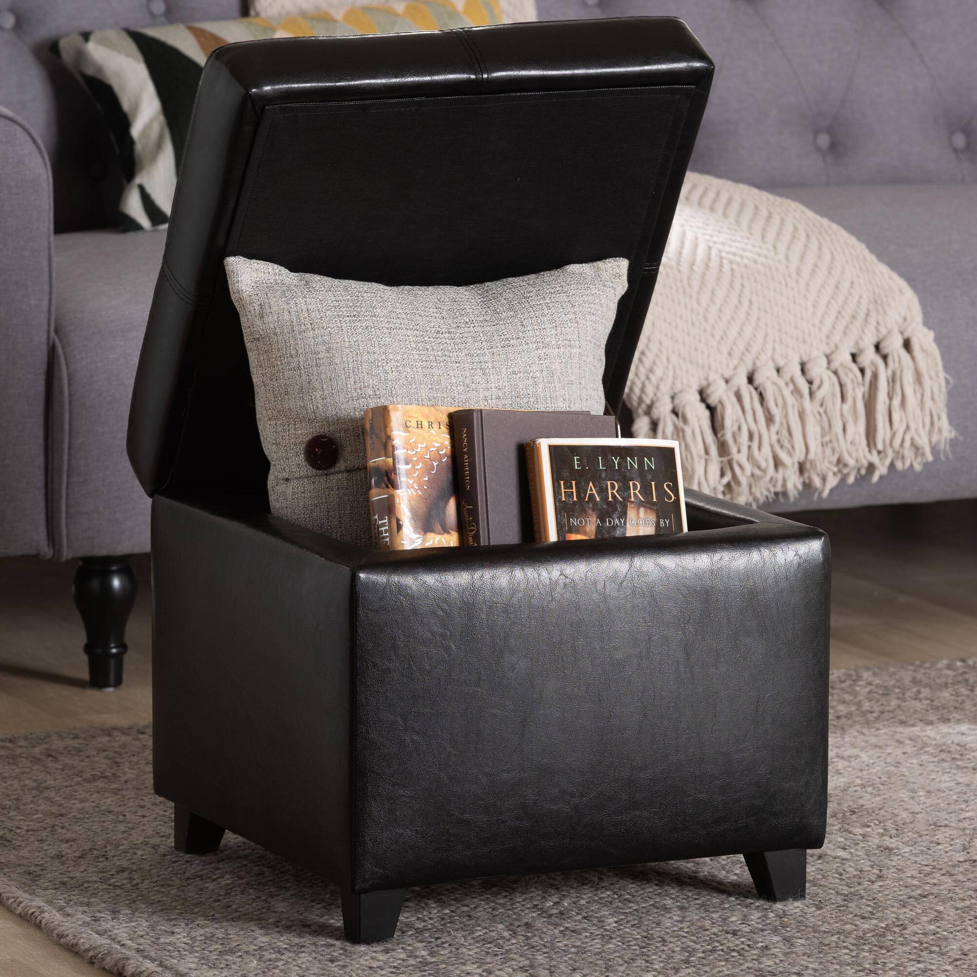 CHRISTMAS IN THE NIVESSEME THE n PP E. LYNN HARRIS NOT A DAY GOES BY