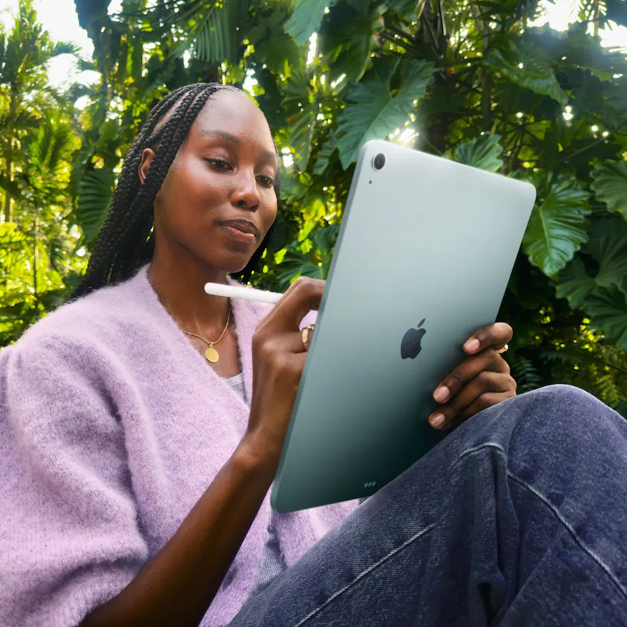 Alt View 7. Apple - 13-inch iPad Air M3 chip Built for Apple Intelligence Wi-Fi 1TB - Purple.