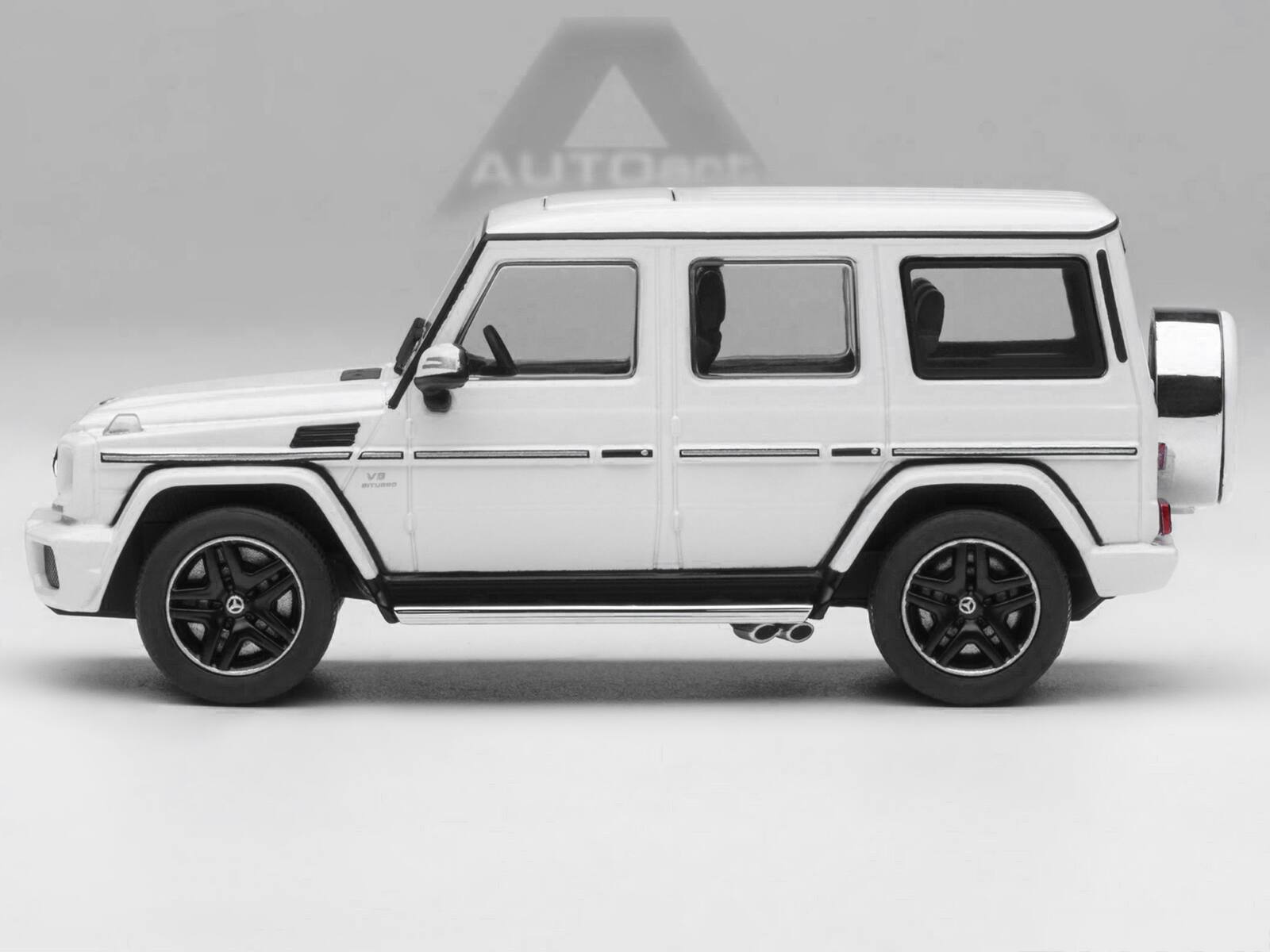 Angle. Autoart - 2017 Mercedes-Benz AMG G 63 White 1/64 Diecast Model Car by Autoart - White.