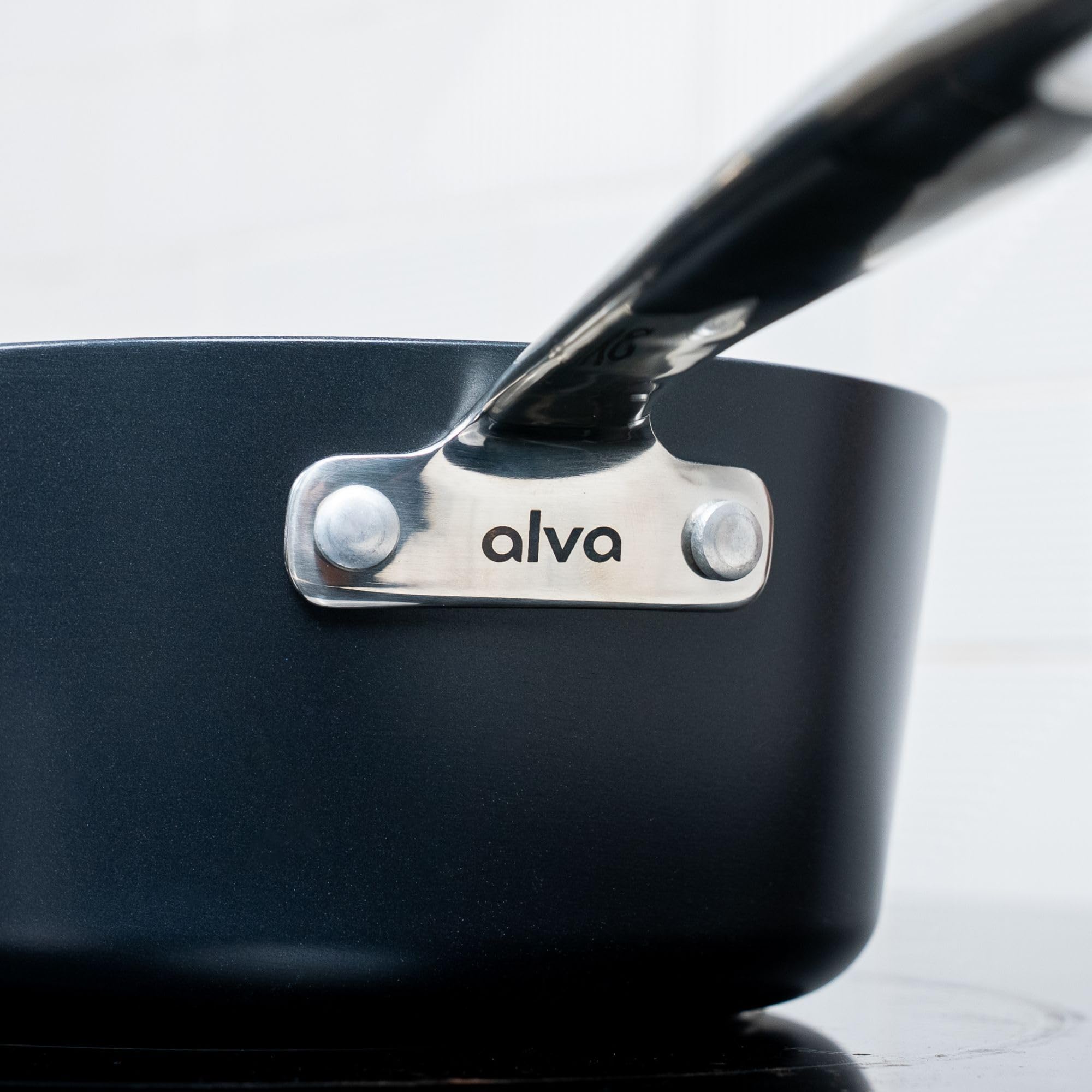 Alt View 2. Alva - Alva Maestro Saucepan with Lid - Easy Cleanup - Scratch-Resistant Interior - Black.