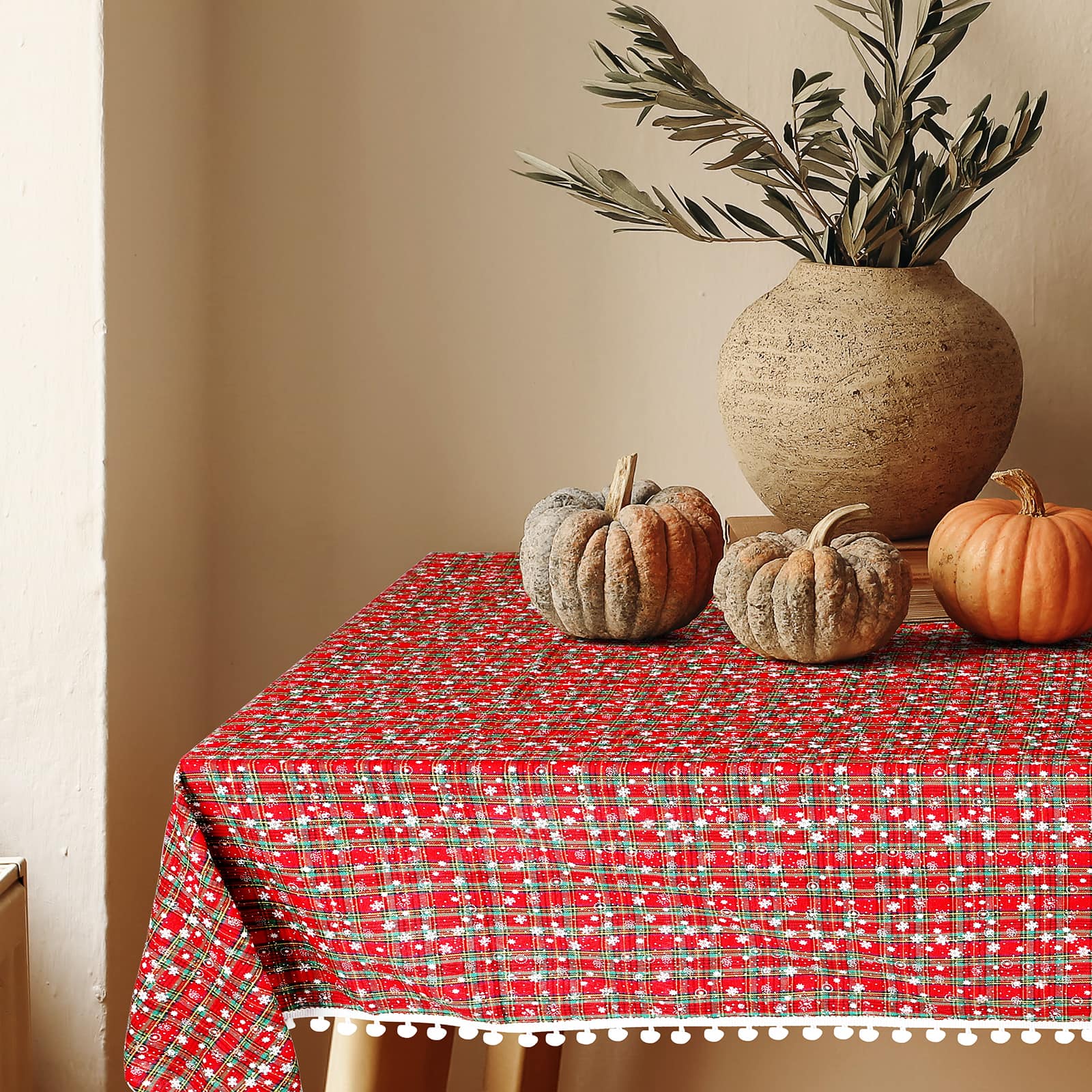 Oumilen - 59x86.6in Rectangle Christmas Red Plaid Tablecloth with White Pom Pom Fringe – Winter Snowflake for Holiday Decor - Multicolor