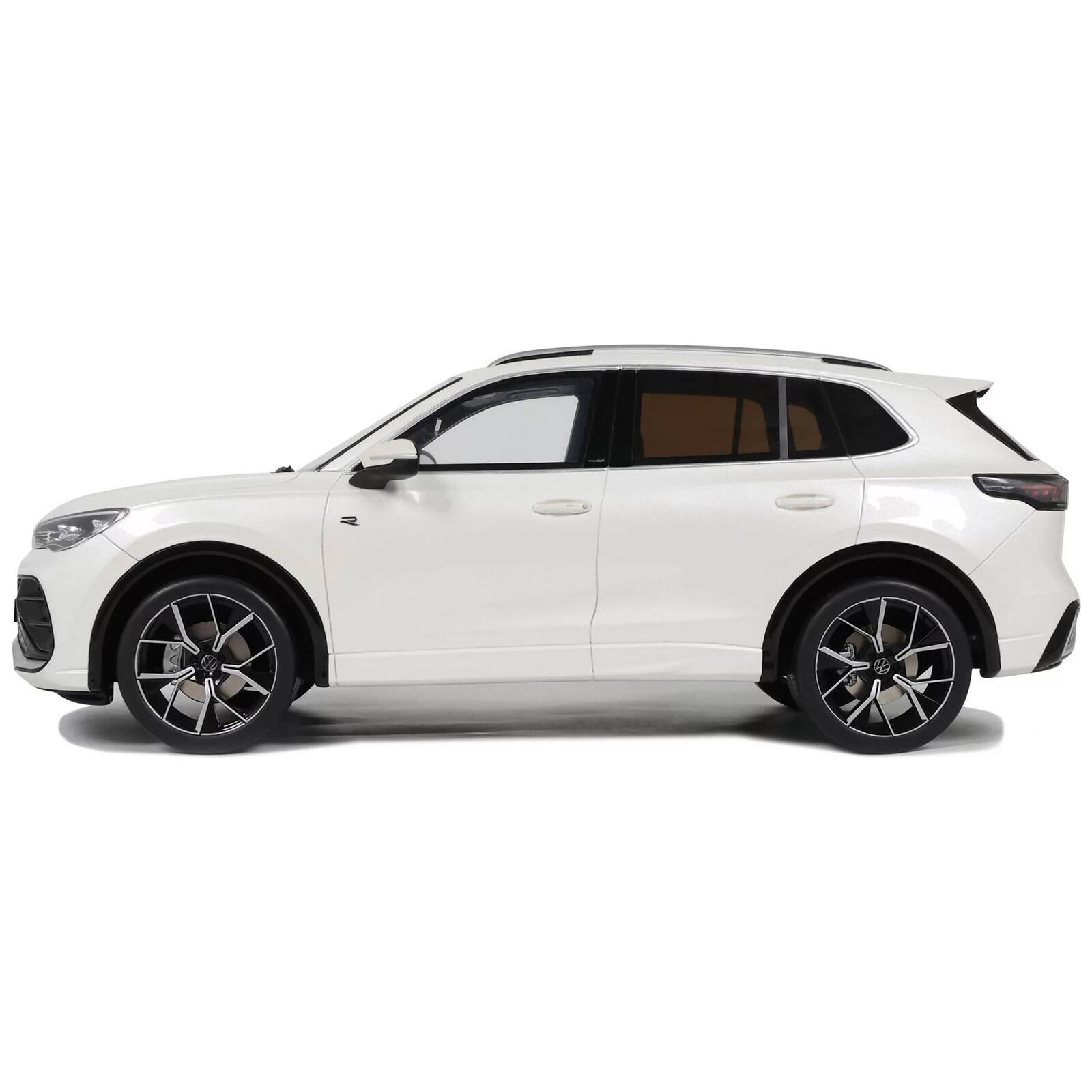 Alt View 3. Otto Mobile - 2024 Volkswagen Tiguan E Tsi R-Line Oryx White Pearl Ltd Ed to 999 pieces Worldwide 1/18 Model Car by Otto Mobile.