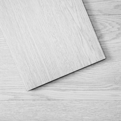 Front. VEVOR - Self Adhesive Vinyl Floor Tiles 36 x 6 inch, 36 Tiles 2.5mm Thick Peel & Stick, Light Gray Wood Grain DIY Flooring - Gray.