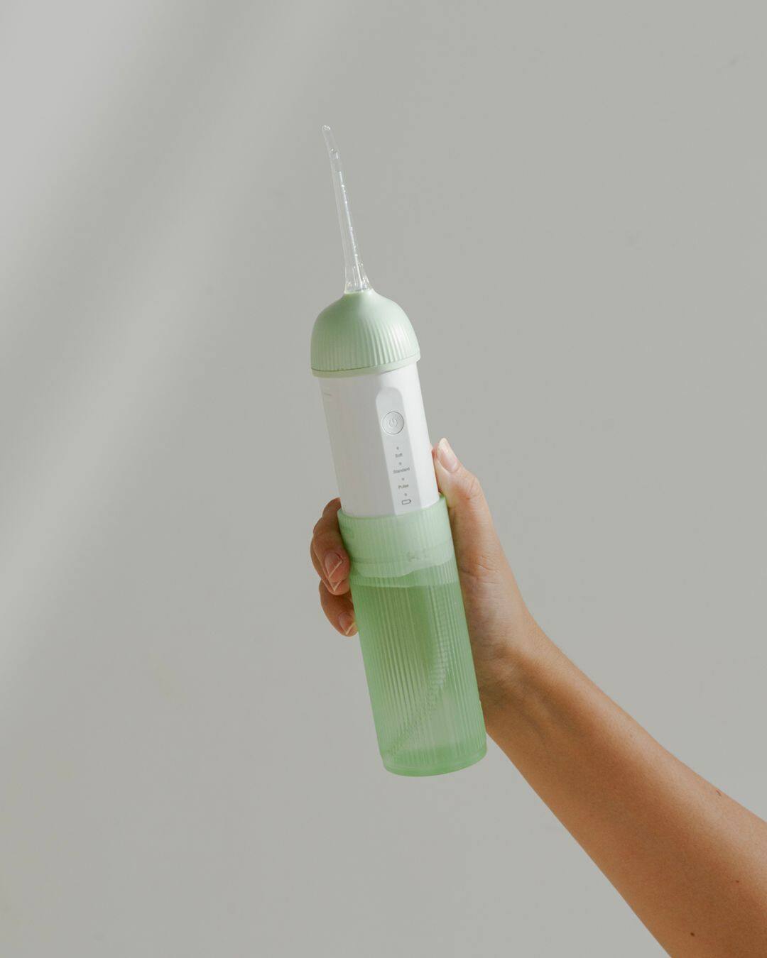 Angle. Be Lucent - Water Flosser.