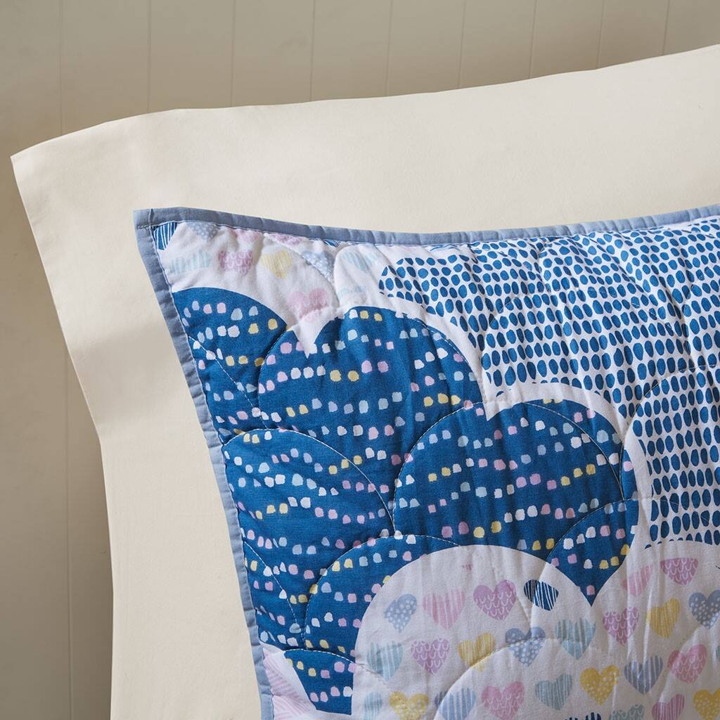 Alt View 2. Gracie Mills - Gracie Mills Eowyn Whimsical Cloud 5-Piece Reversible Cotton Quilt Set with Decorative Pillows - Blue.
