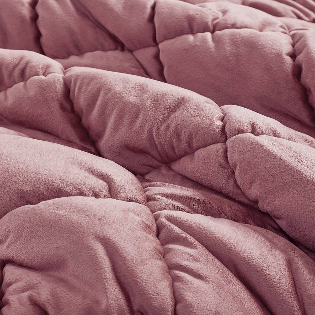 Alt View 2. Gracie Mills - Gracie Mills Naomi Velvet Comforter Set - Pink.