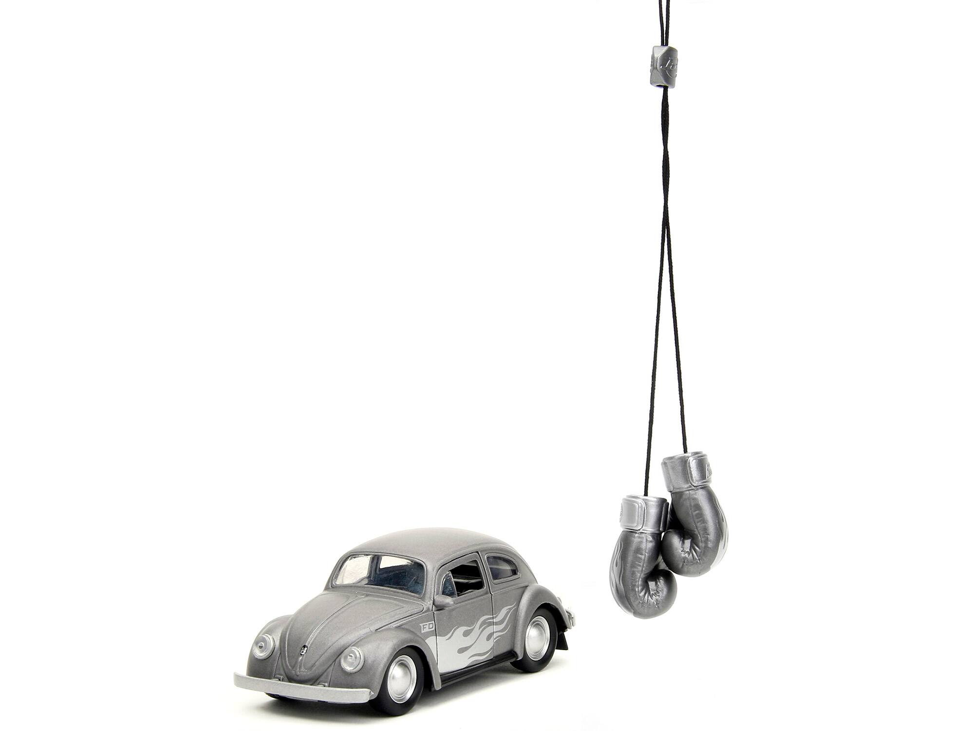 Angle. Jada - 1959 Volkswagen Beetle Gray Metallic with Silver Flames and Boxing Gloves Accessory "Punch Buggy" Series 1/32 - Gray Metallic With Silver Flames.